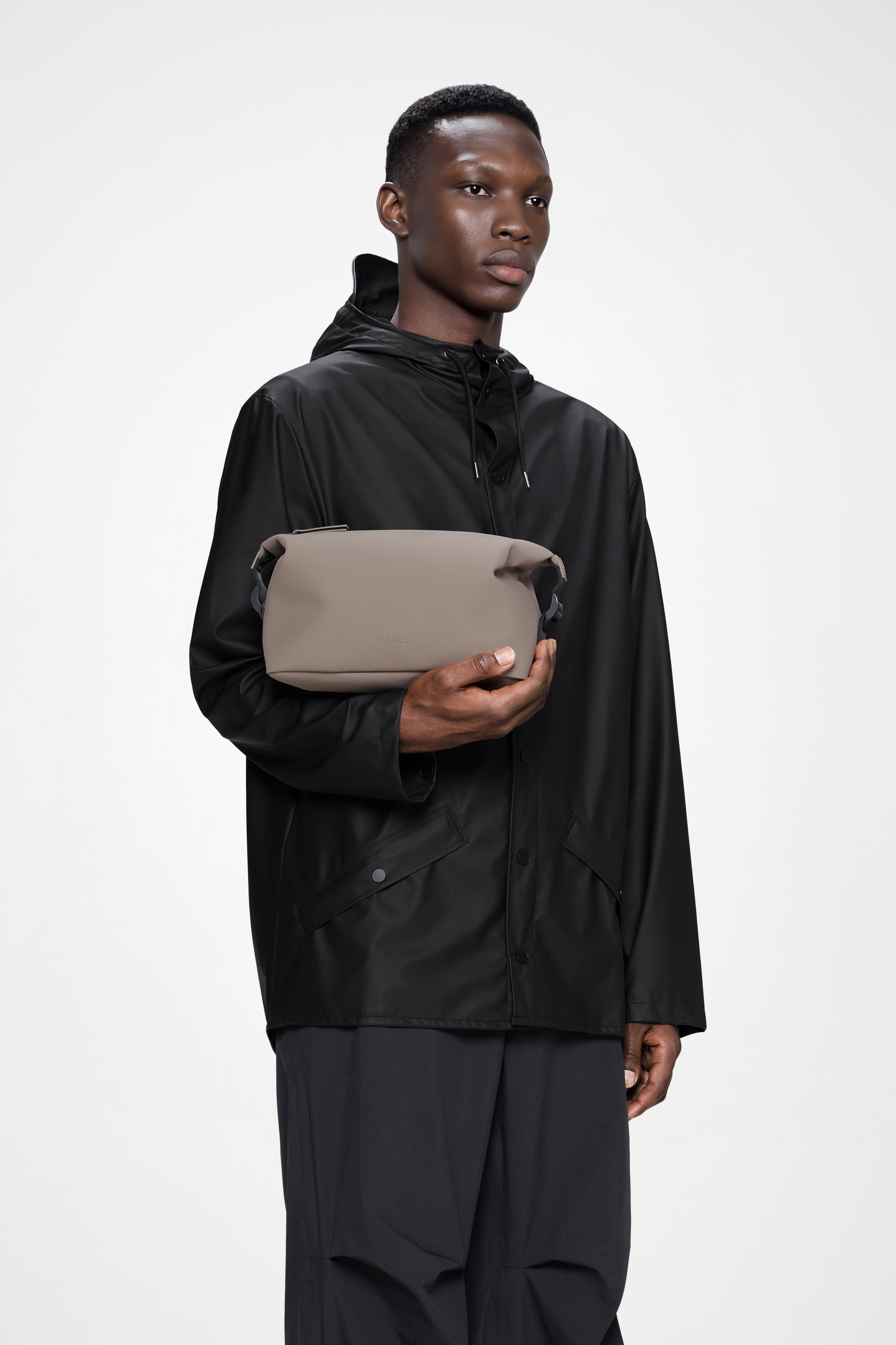 RAINS Hilo Wash Bag Cinder Wash Bag