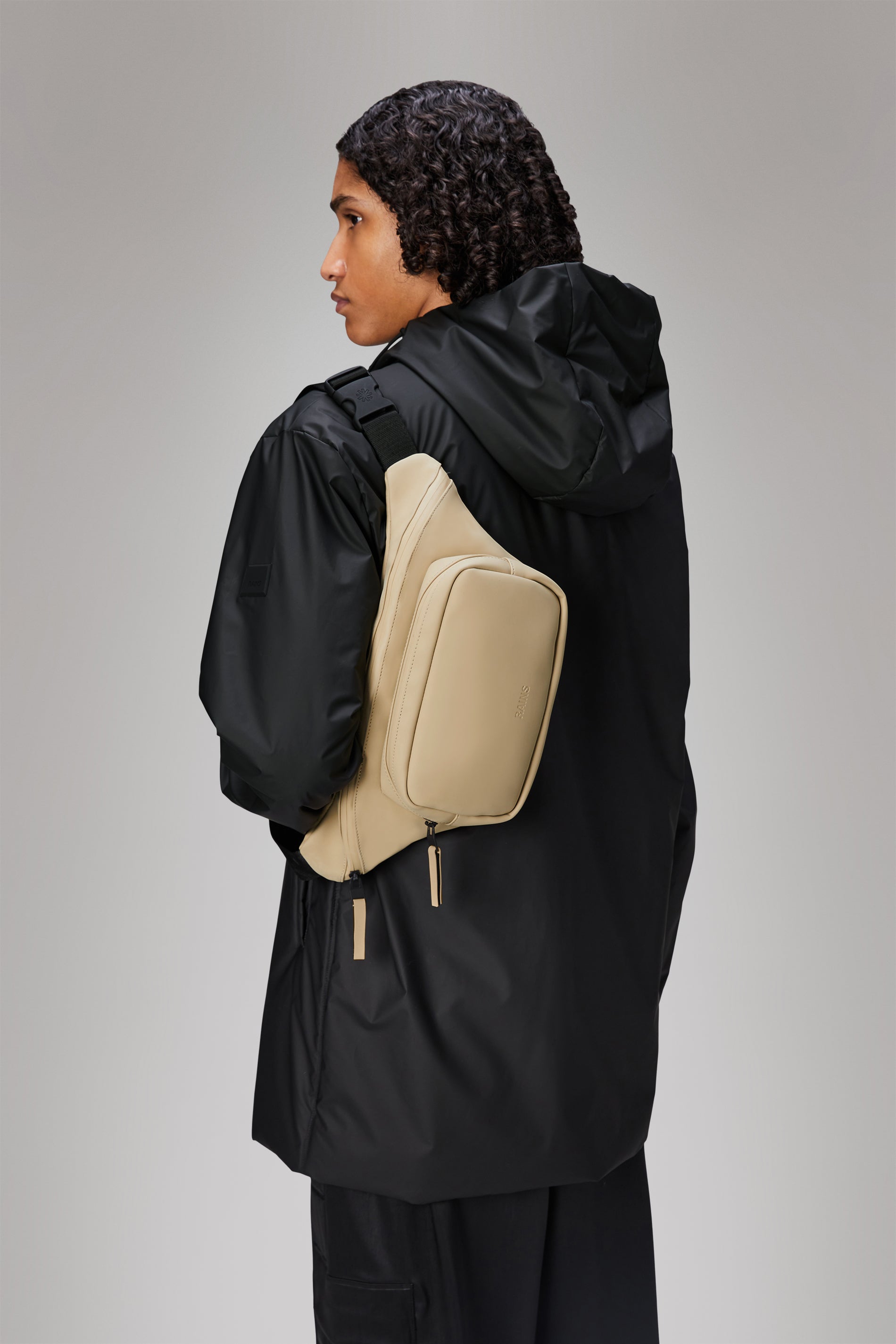 RAINS Bum Bag Sand 2.20L H18.50 x D3 x W41 cm Bum bag
