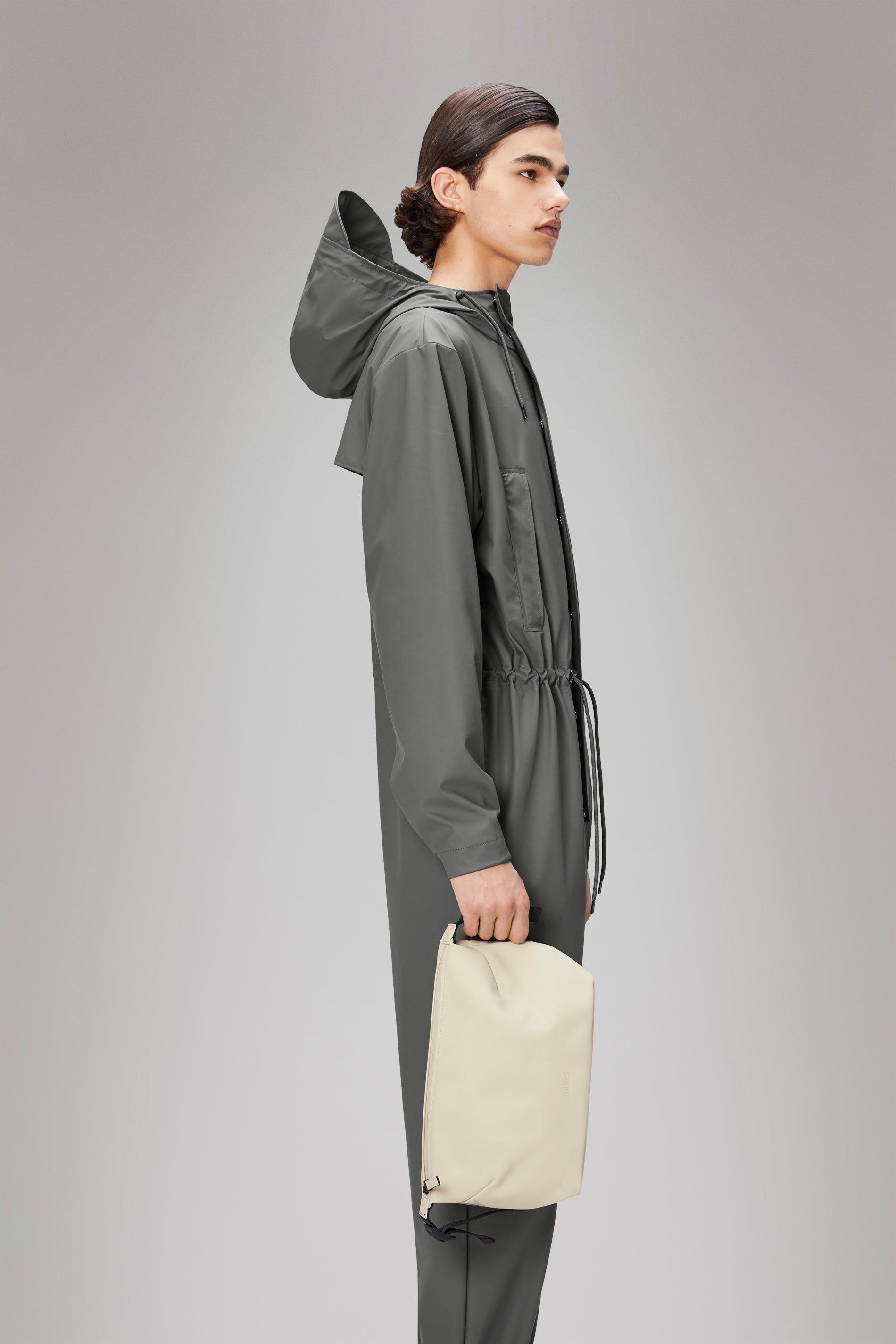 RAINS Hilo Wash Bag Dune 4.40L H14 x D12 x W26 cm Washbag