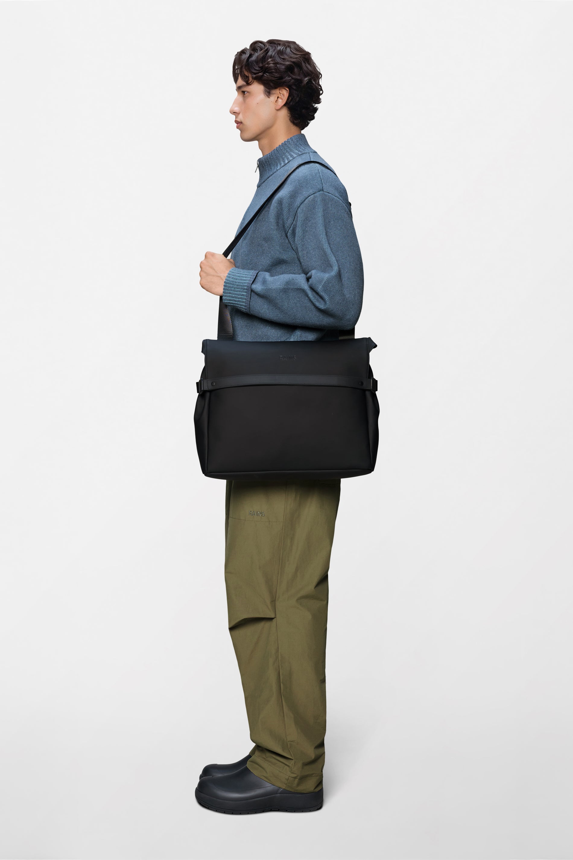 RAINS OTG Messenger Bag Bark 13L H32 x D11 x W40 cm Messenger