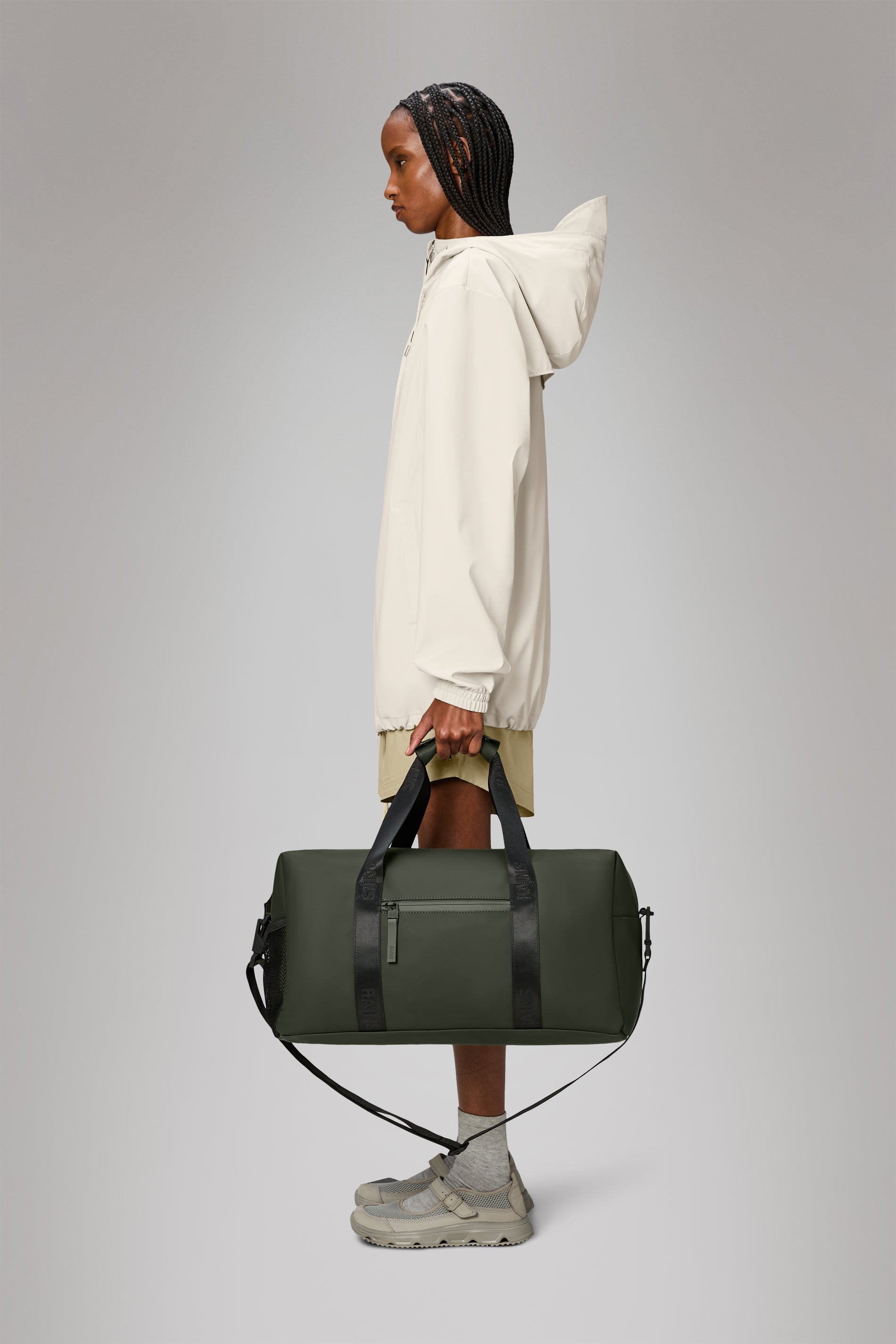 RAINS Trail Gym Bag Green 26L H25 x D22 x W48.50 cm Weekender