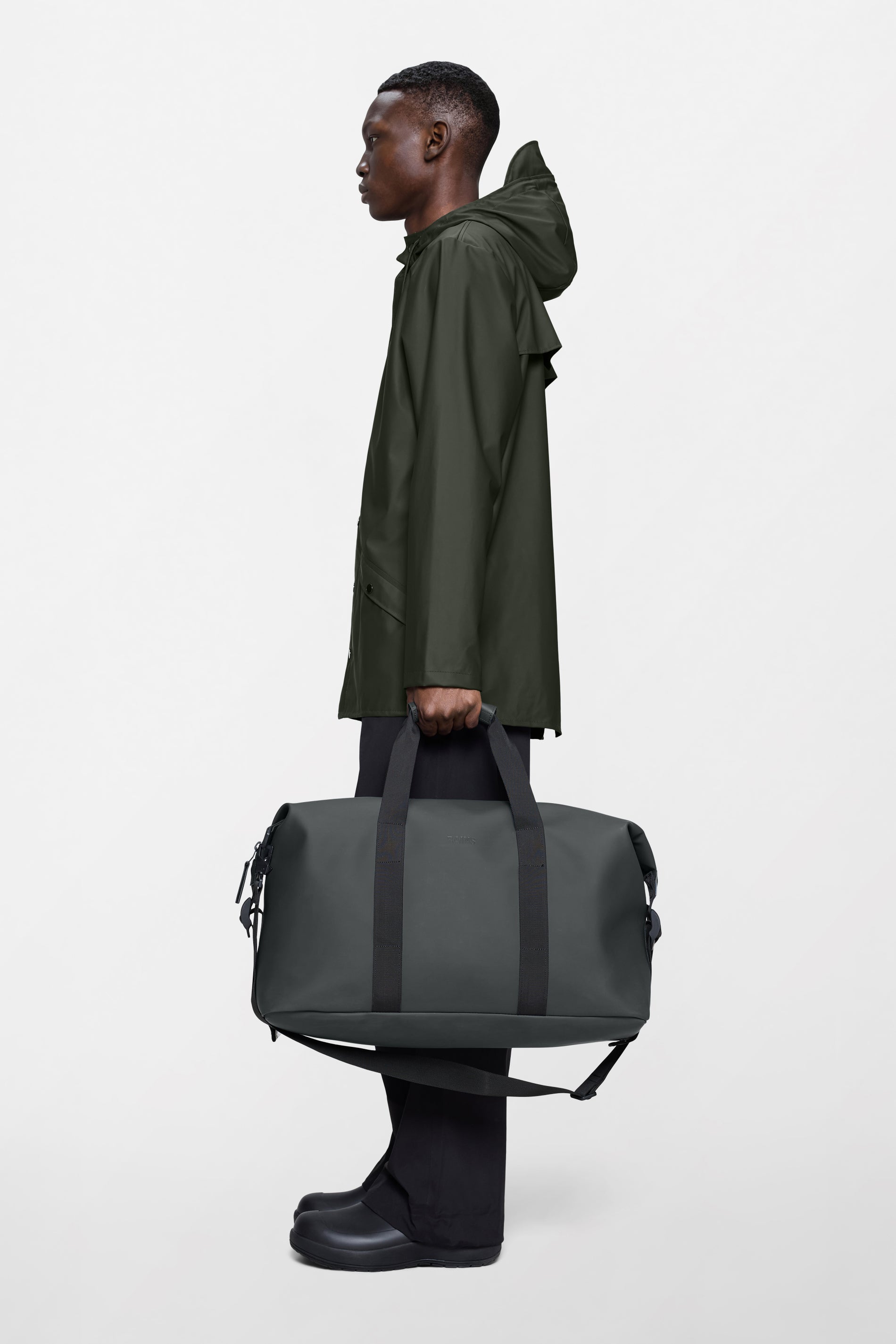 RAINS Hilo Weekend Bag Dark Grey 36L H27 x D24 x W53 cm Weekender