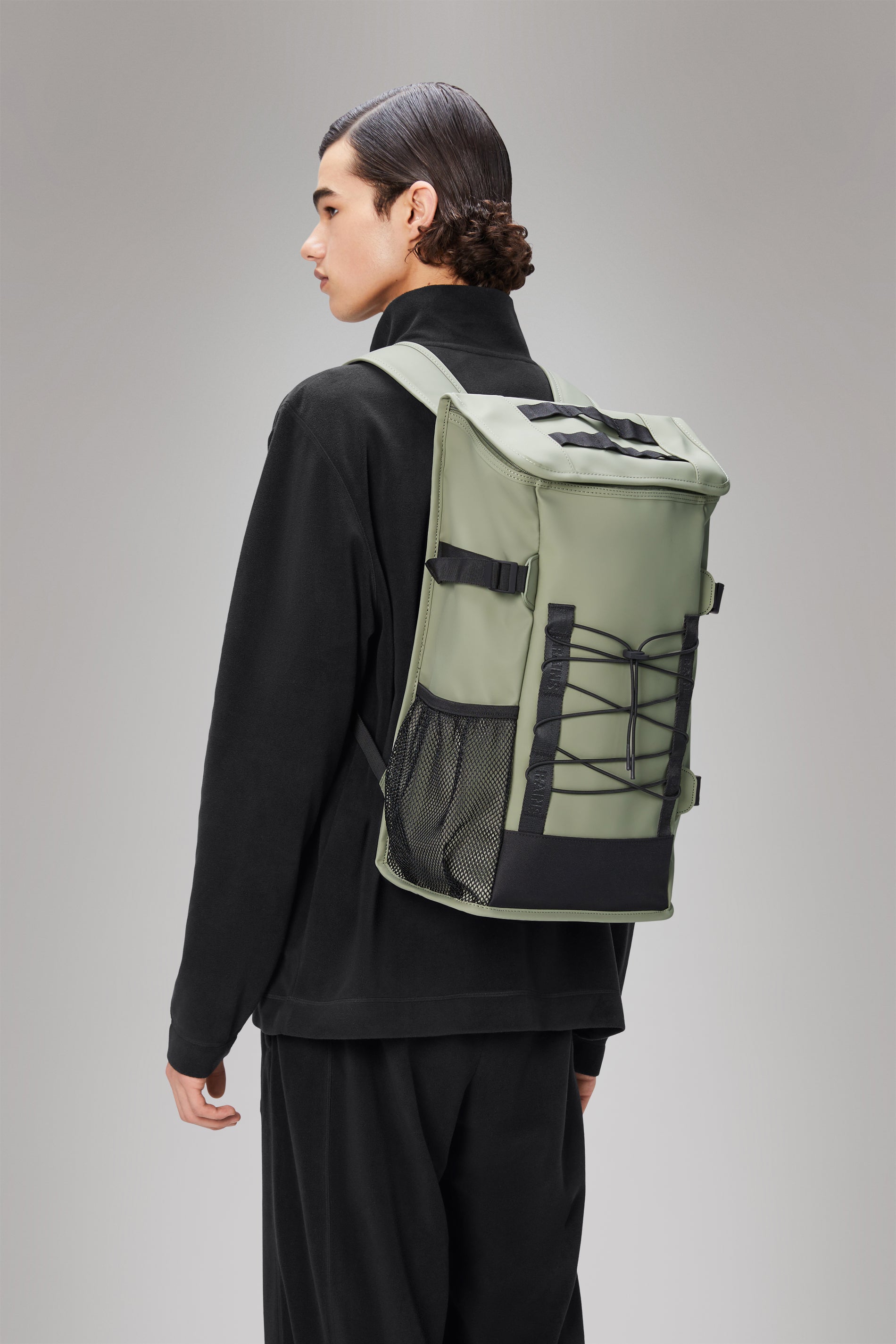RAINS Trail Mountaineer Bag Drift 26L H49 x D18 x W30 cm Backpack