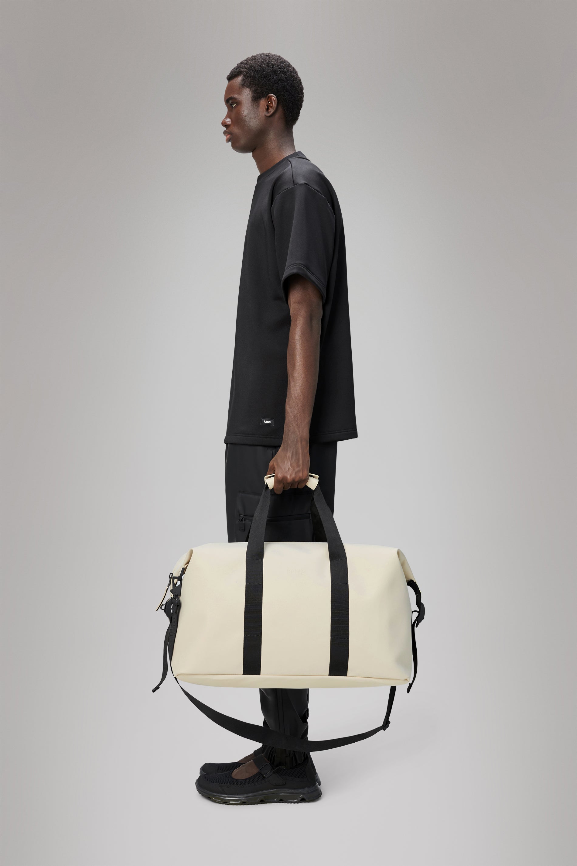 RAINS Hilo Weekend Bag Dune Weekender