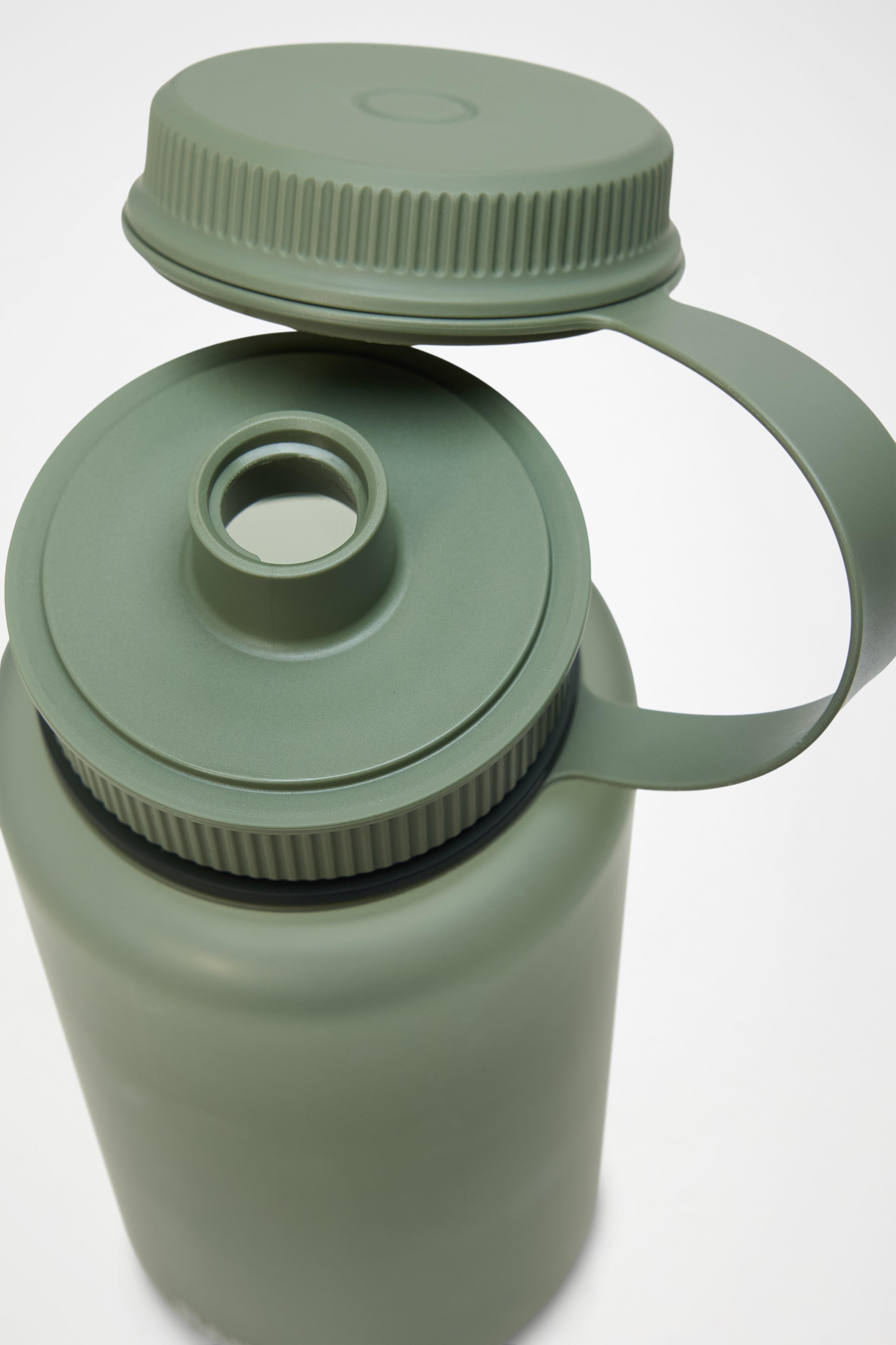 RAINS Water Bottle 900ml Well