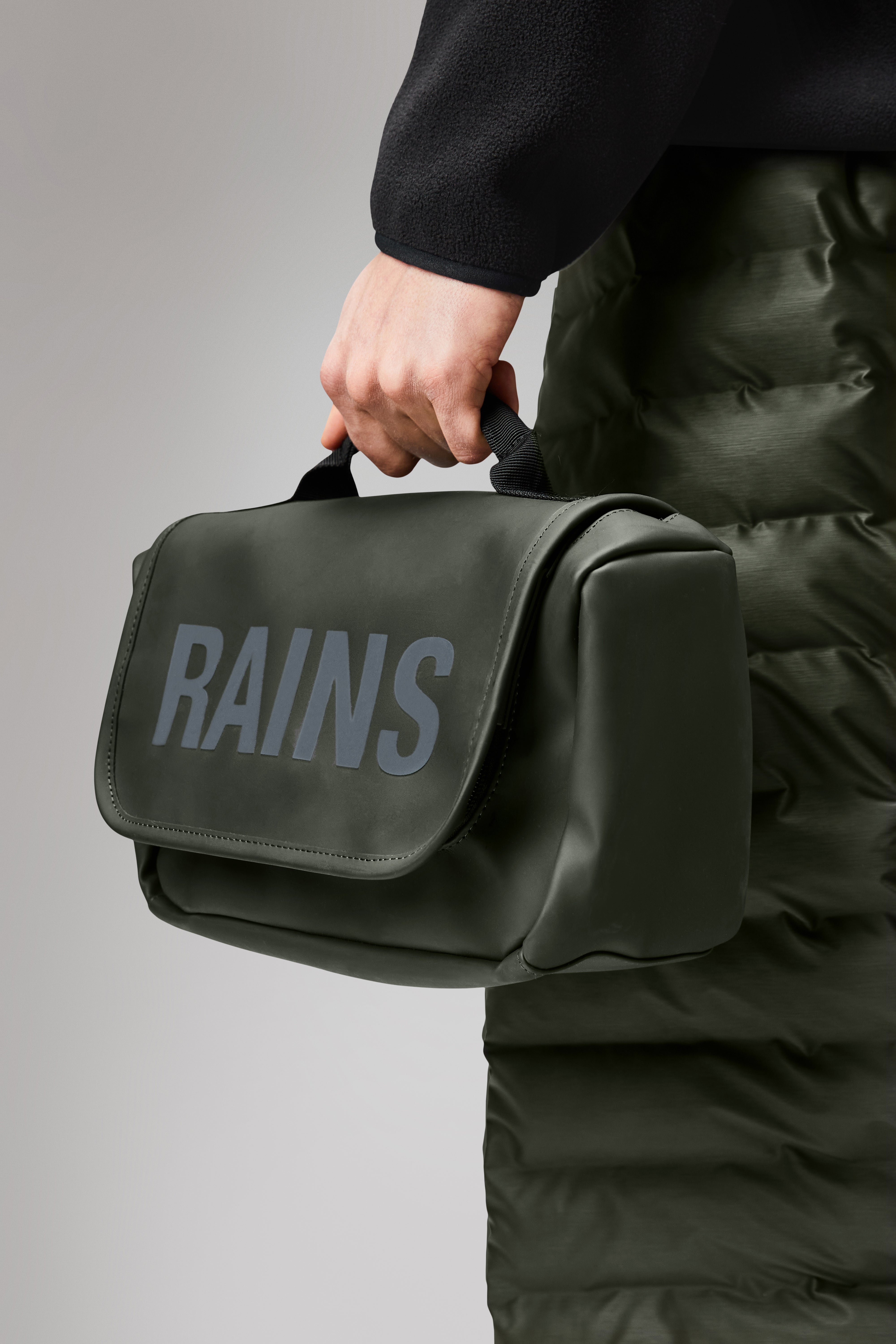 RAINS Texel Wash Bag Green Wash Bag