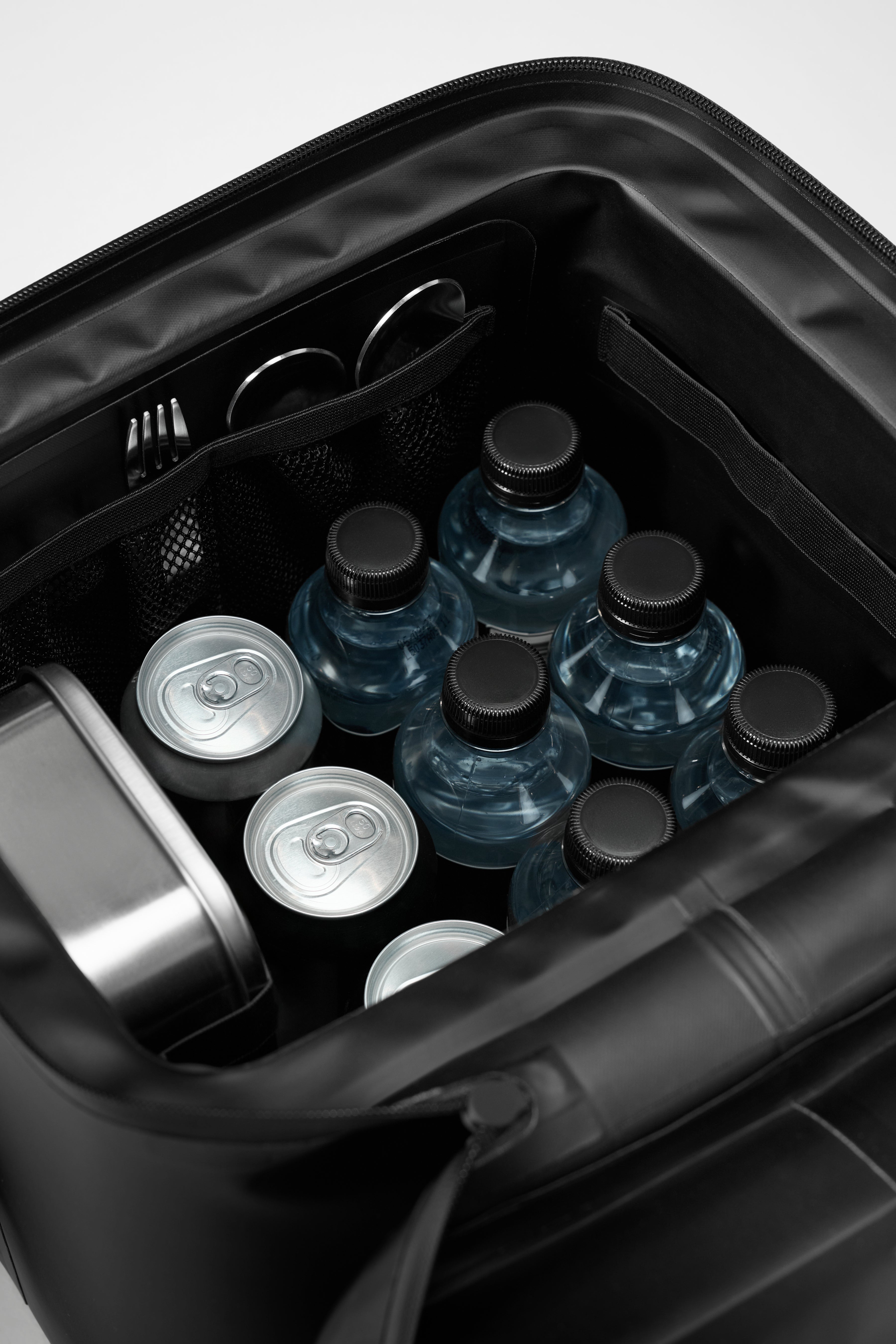 RAINS Cooler Bag Black