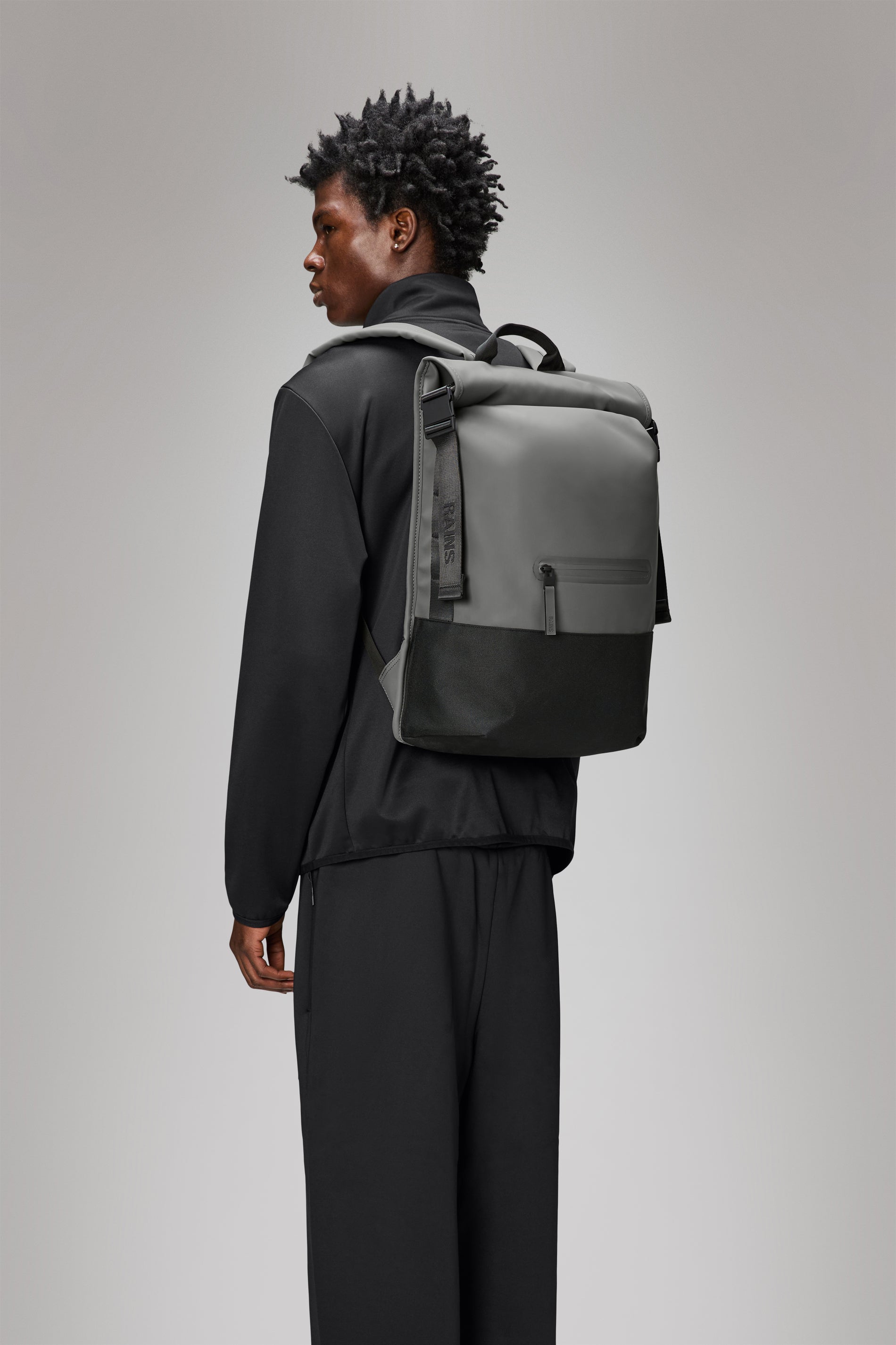 RAINS Trail Rolltop Backpack Grey 22L H47 x D13 x W36 cm Backpack