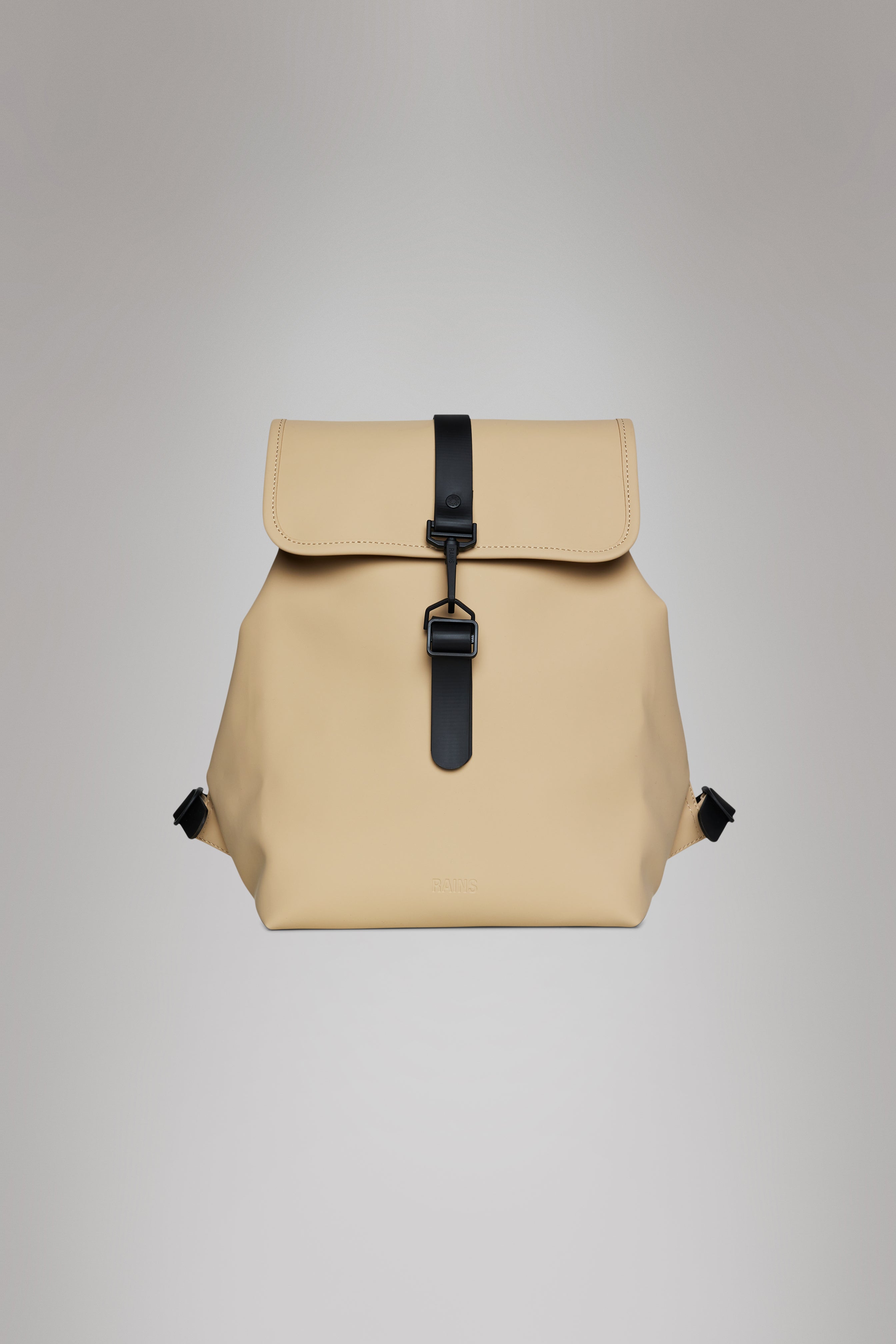 RAINS Bucket Backpack Sand 12L H30 x D17 x W25 cm Backpack