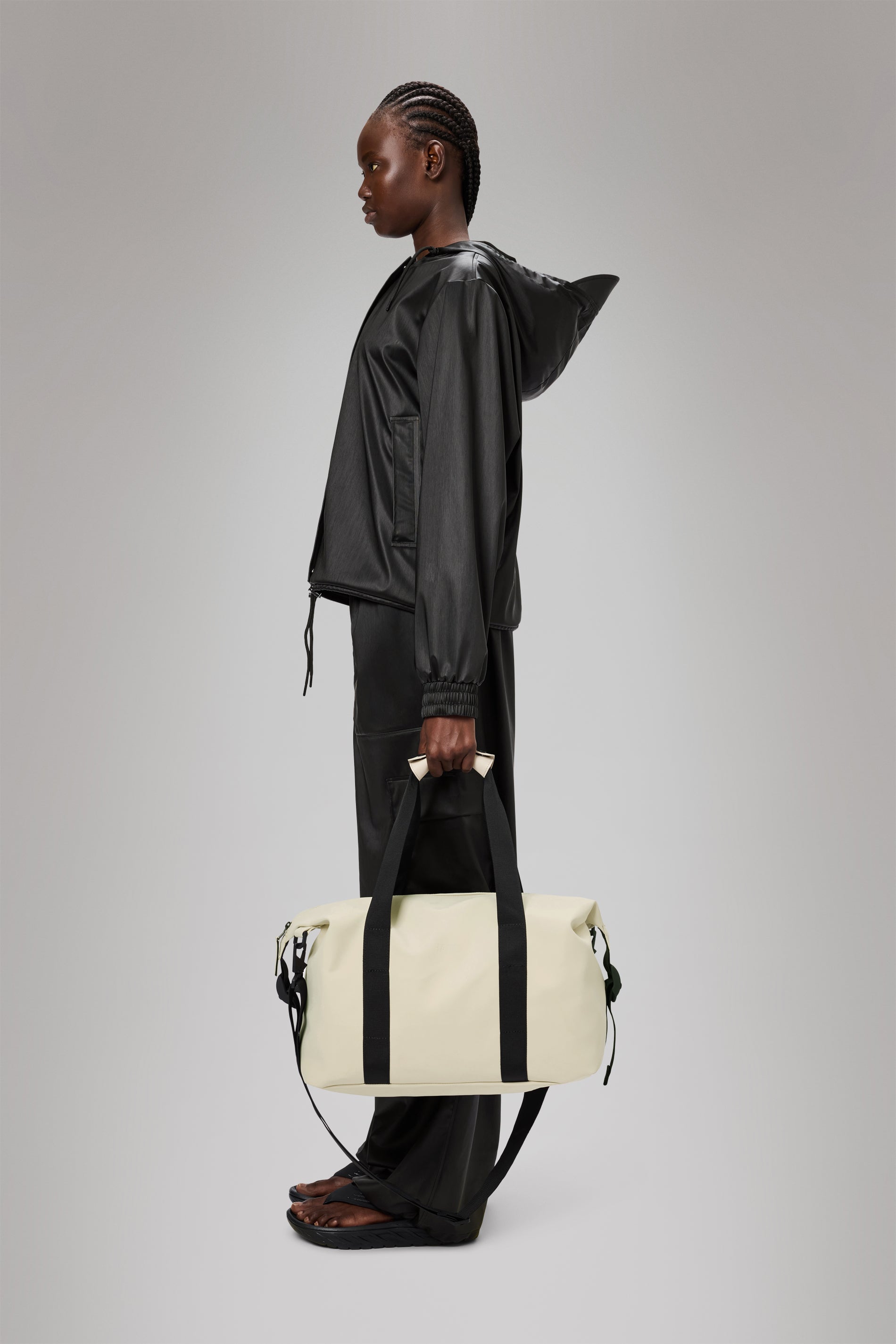 RAINS Hilo Weekend Bag Small Dune Weekender