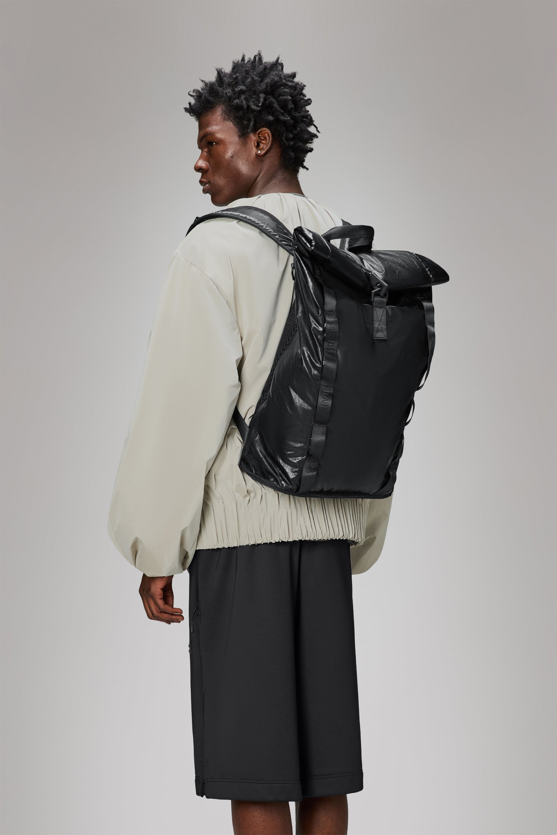 RAINS Sibu Rolltop Rucksack Black 16L H46 x D12 x W30 cm Backpack