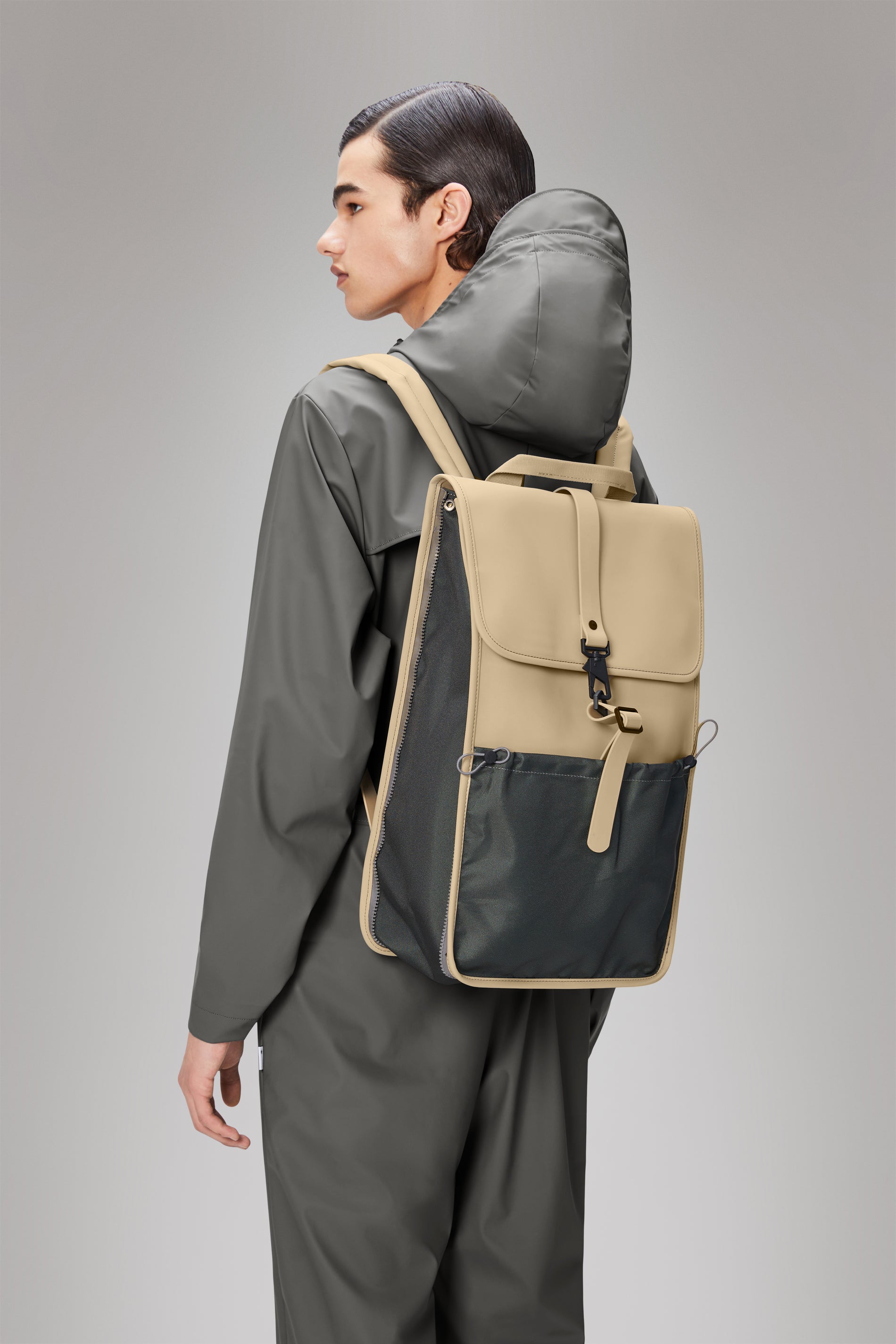 RAINS Mix Backpack Sand 23L H48 x D16 x W30 cm Backpack