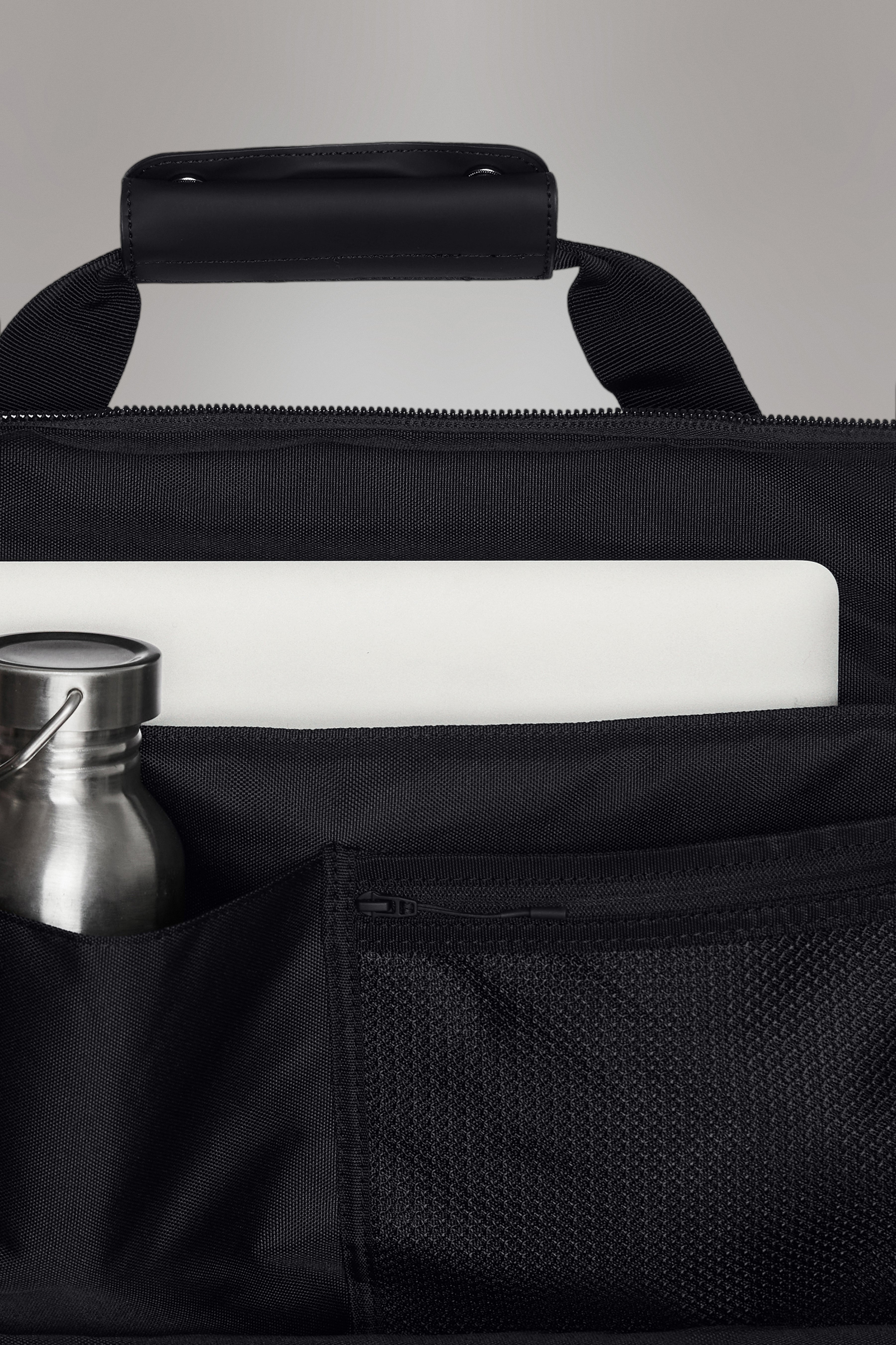 RAINS Texel Kit Bag Black Weekender