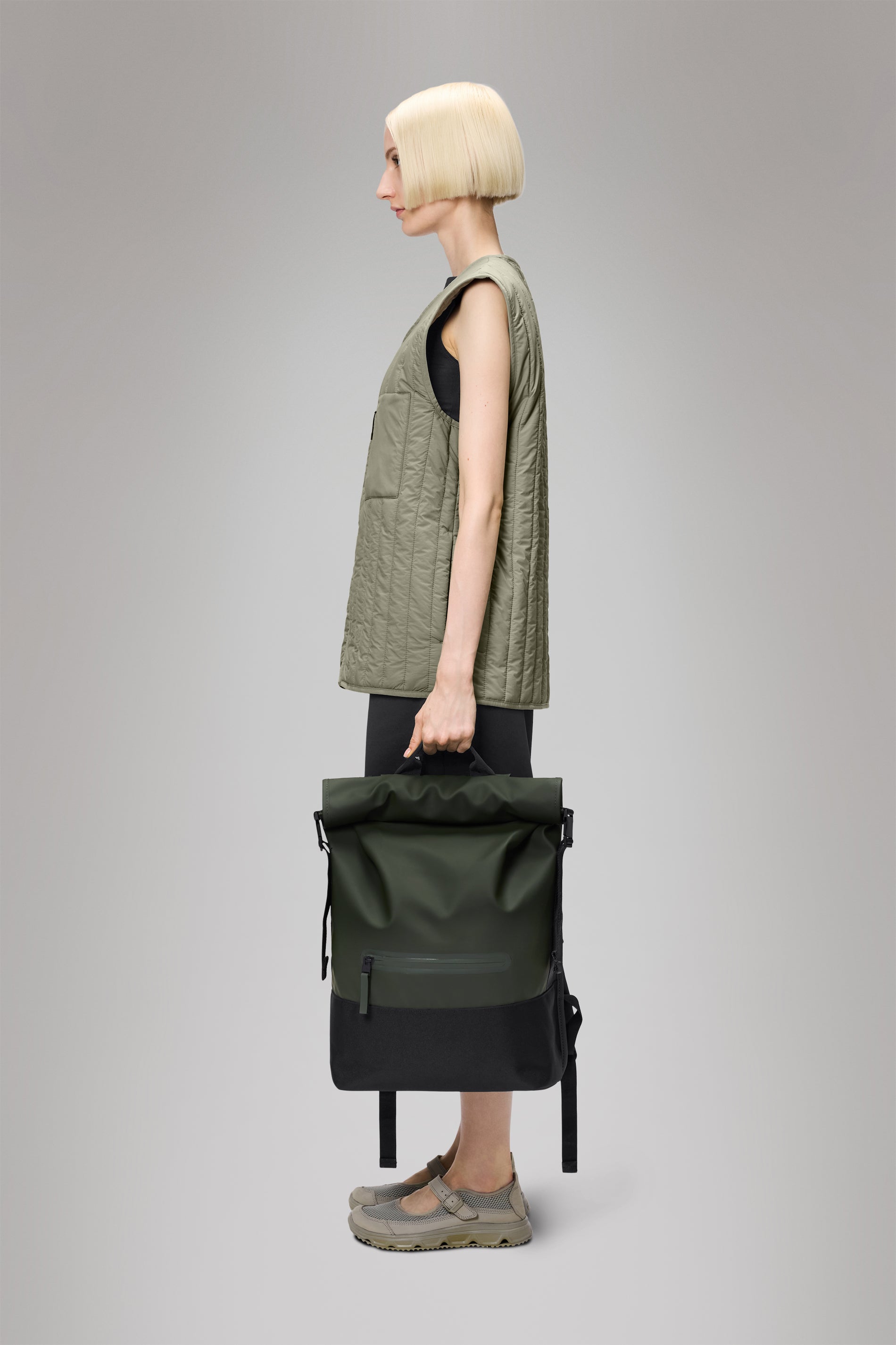 RAINS Trail Rolltop Backpack Green 22L H47 x D13 x W36 cm Backpack