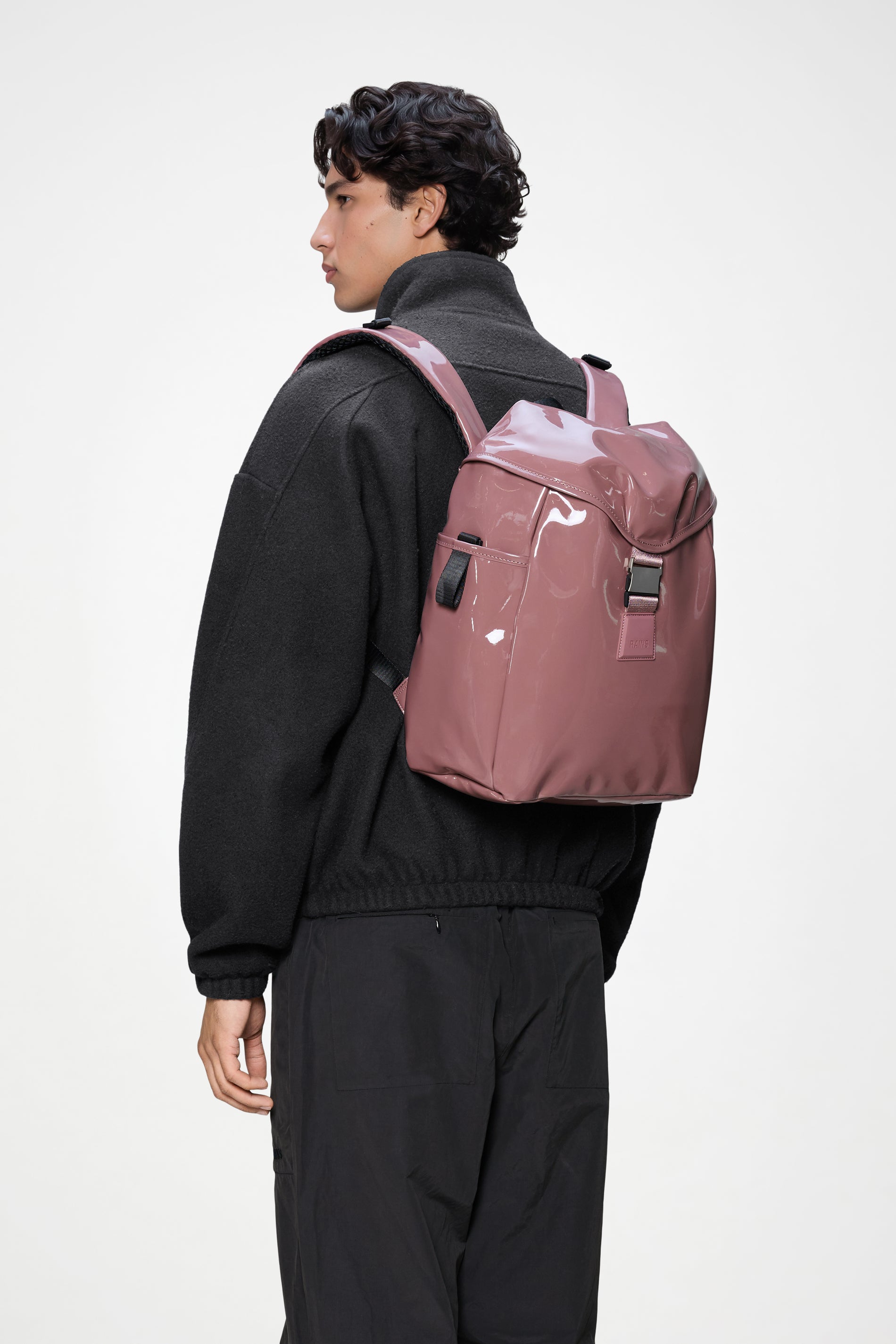 RAINS Valera Bucket Backpack Tempt 18L H40 x D16 x W29 cm Backpack