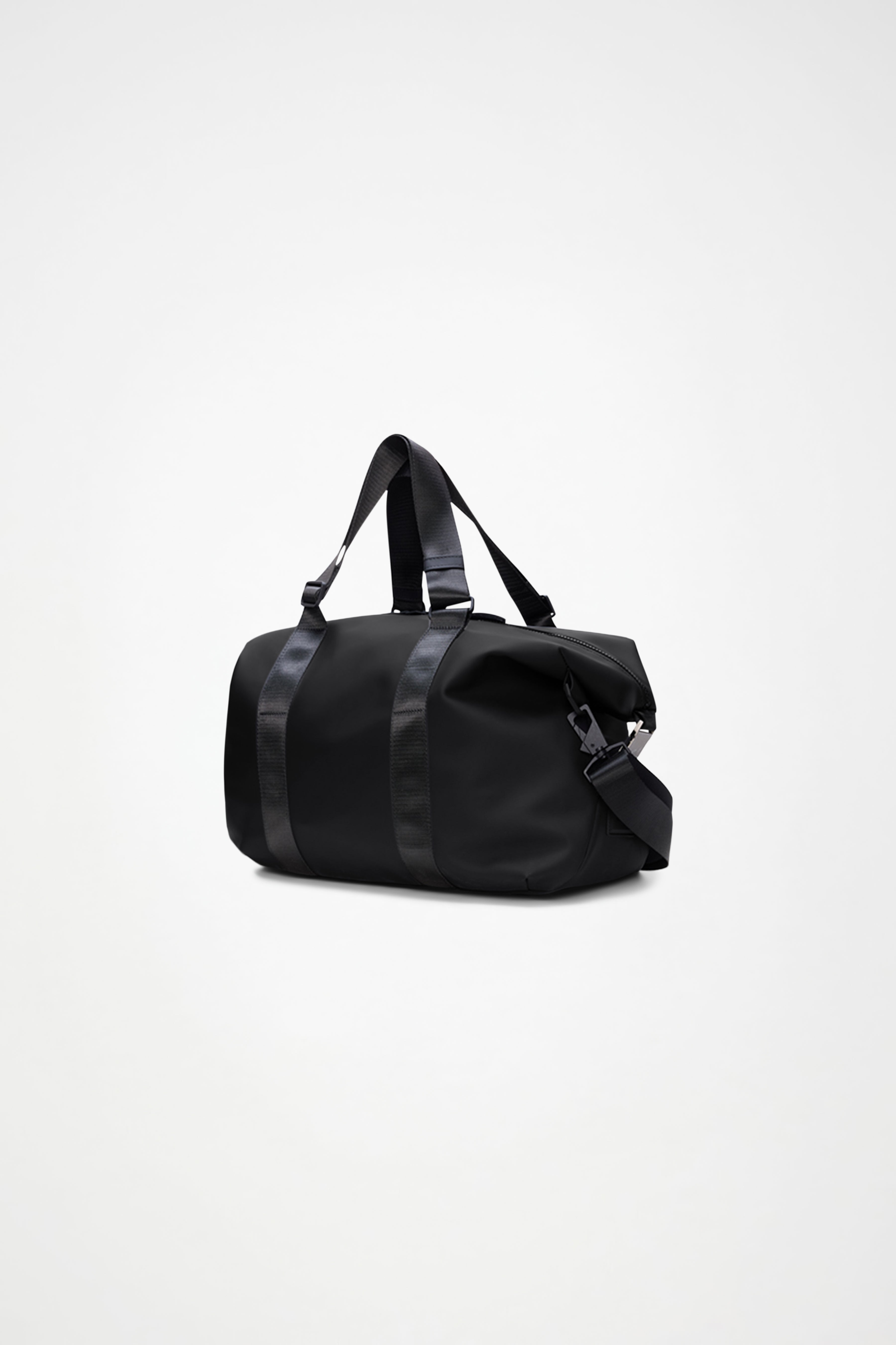 RAINS Valera Weekend Bag Small Black 23L H30 x D20 x W42 cm Weekender