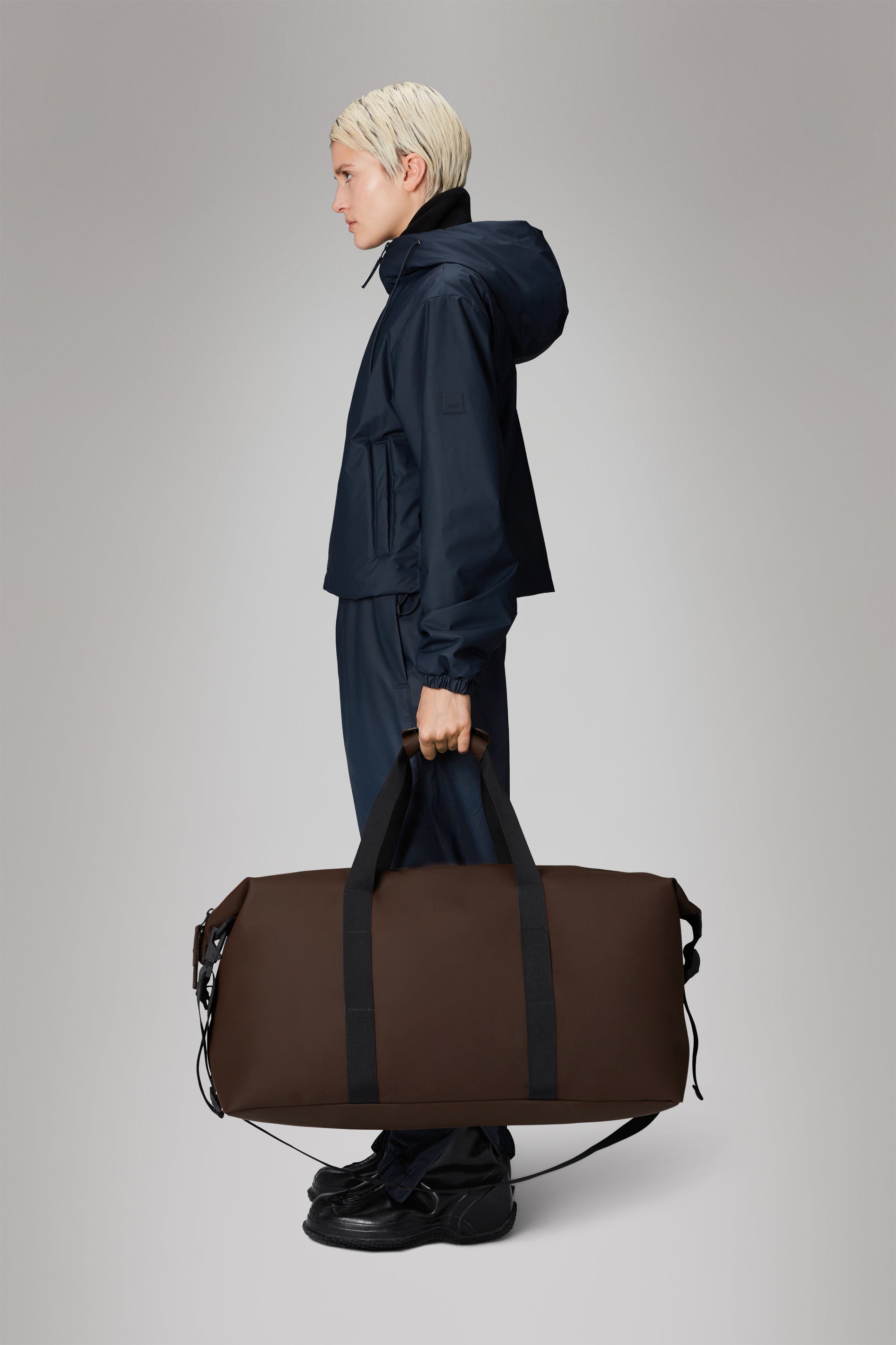 RAINS Hilo Weekend Bag Large Frame 47L H29 x D27 x W60 cm Weekender