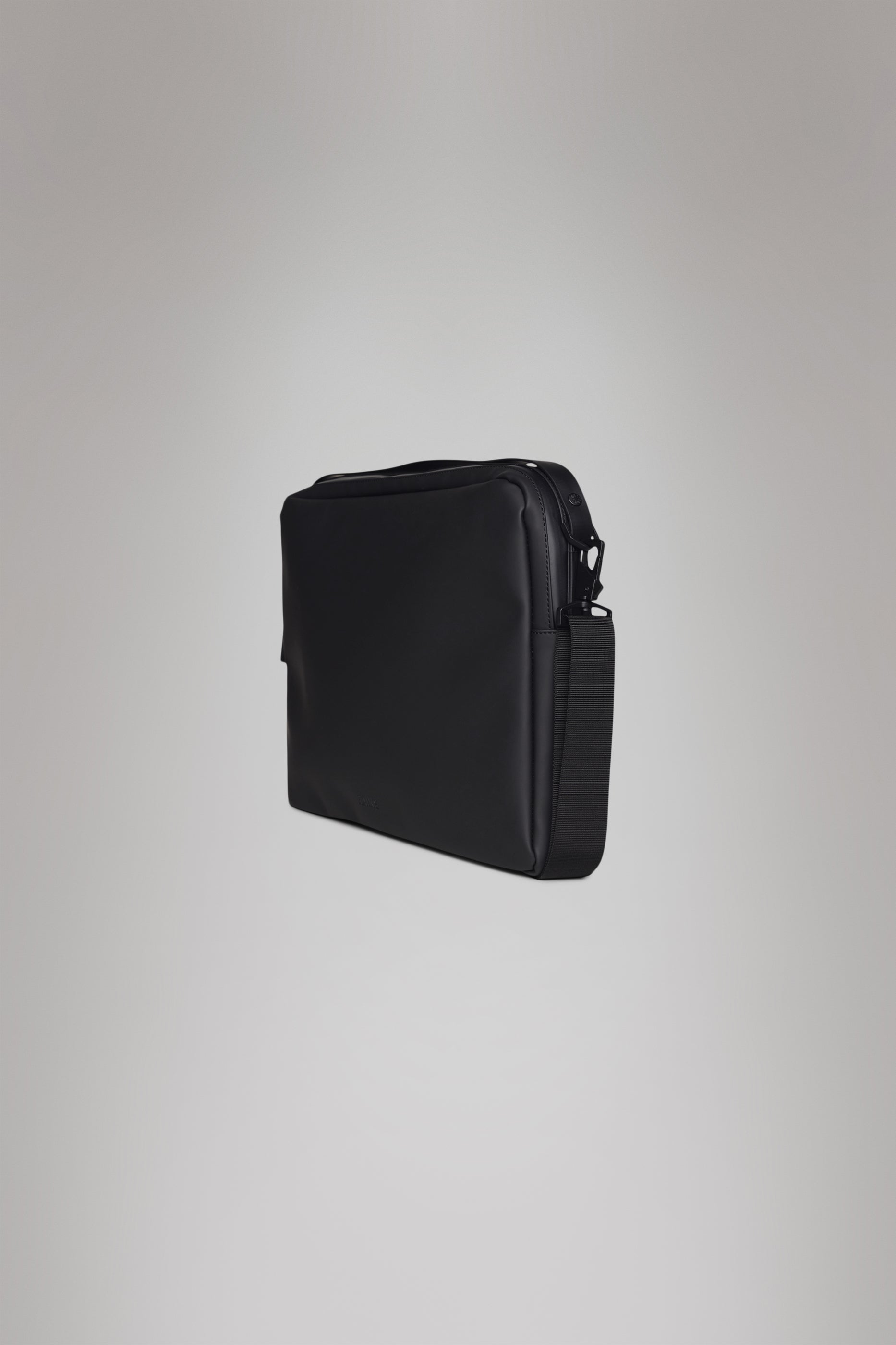 RAINS Laptop Bag 15″/16″ Black 6L H28 x D5.50 x W39 cm Laptop bag