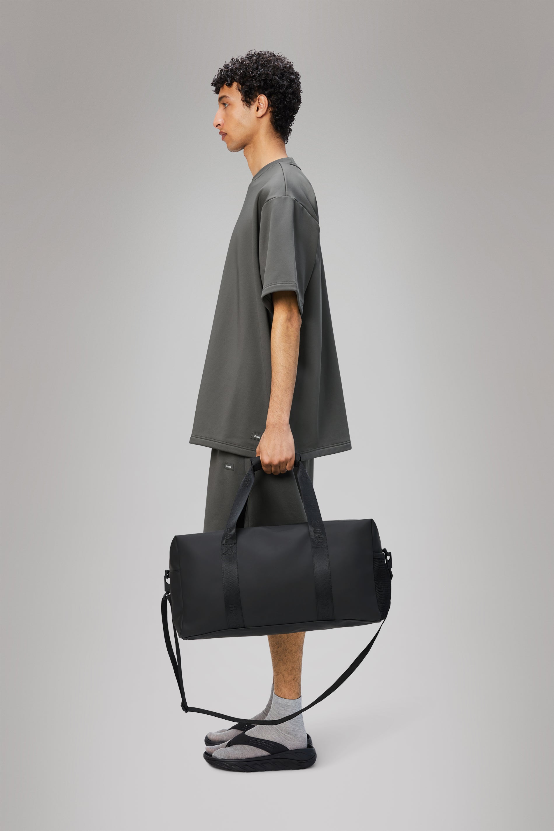 RAINS Trail Gym Bag Black 26L H25 x D22 x W48.50 cm Weekender