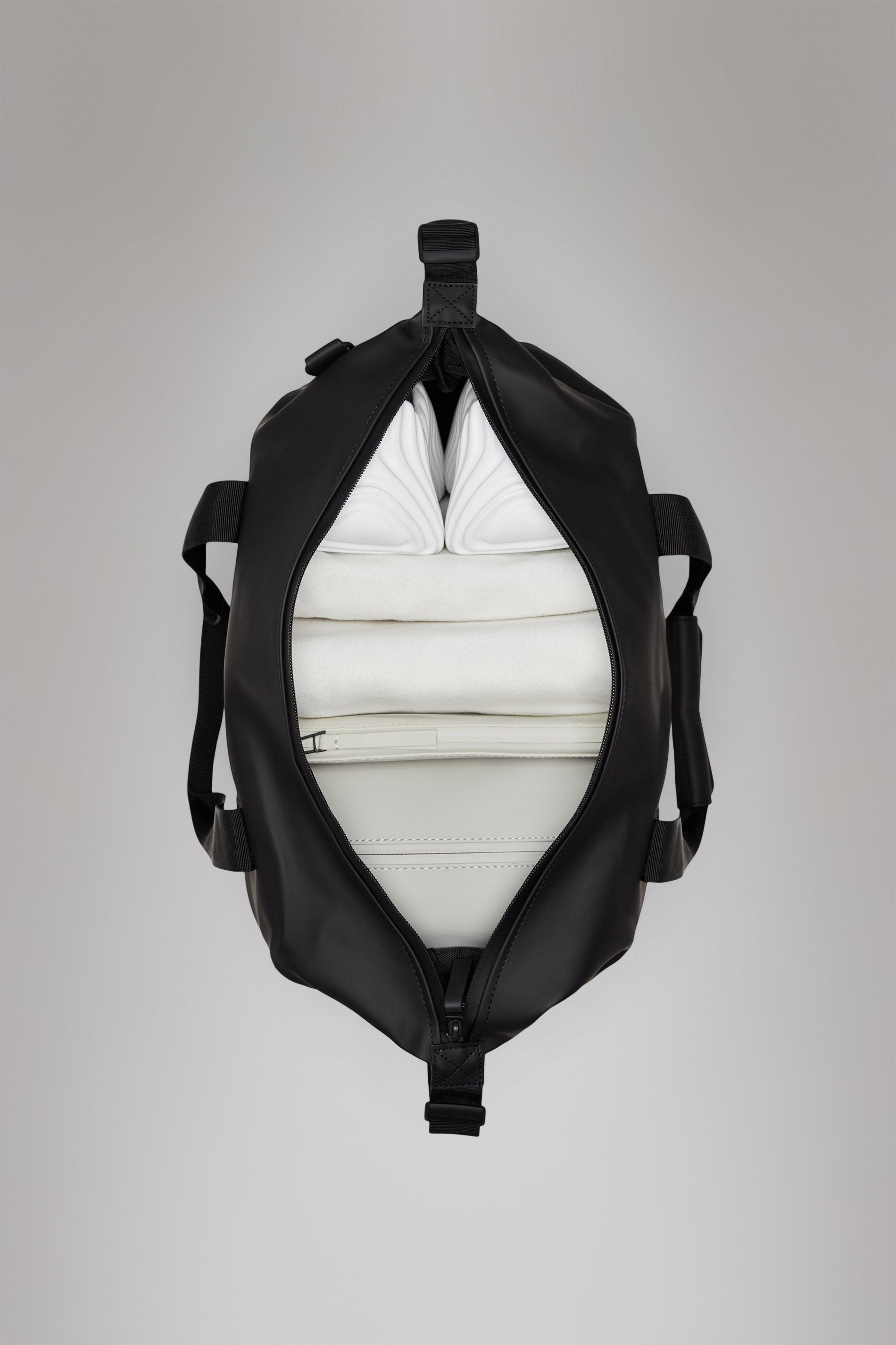 RAINS Hilo Weekend Bag Small Black Weekender