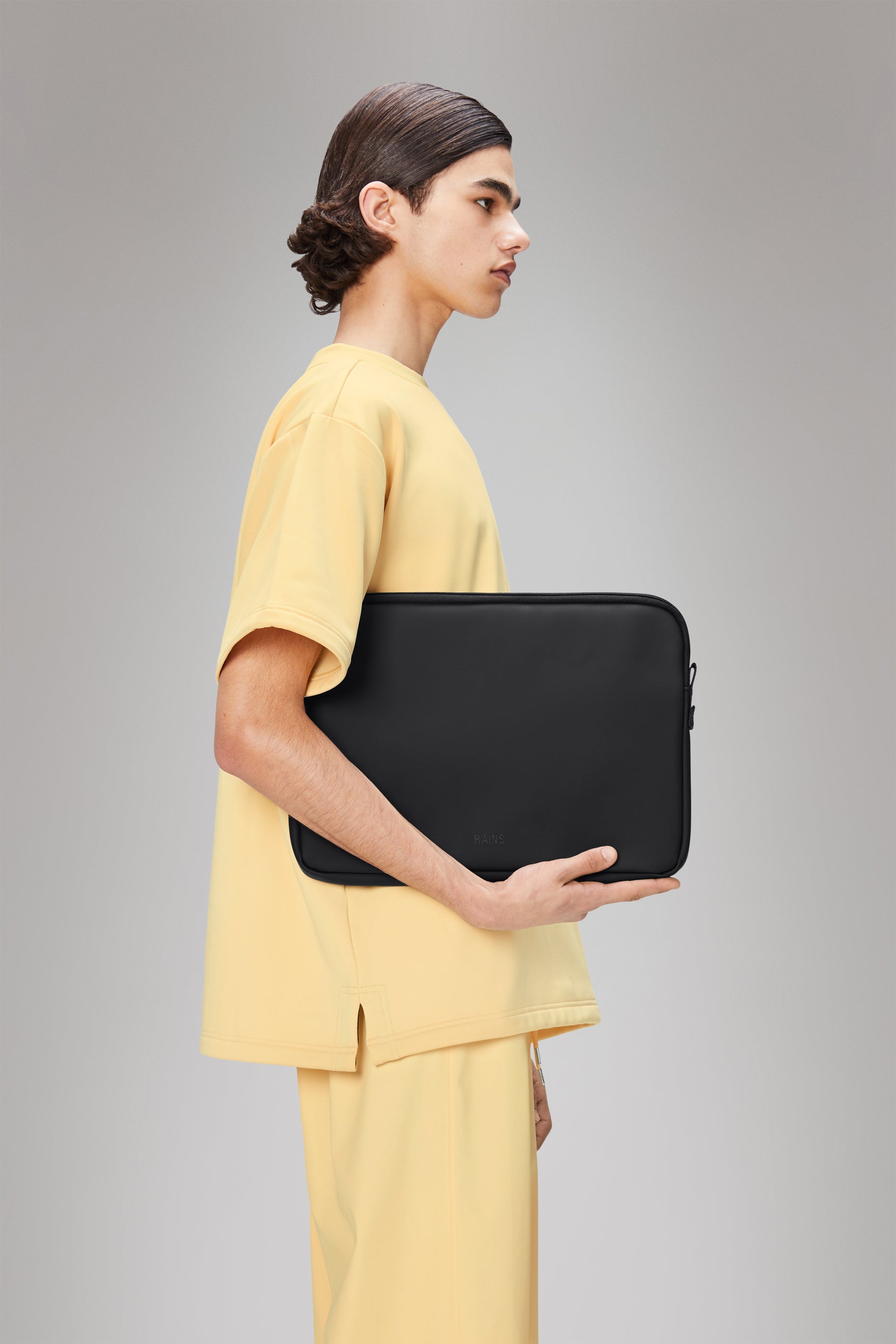 RAINS Trail Laptop Case 15â€³/16â€³ Black 2.60L H27 x D2.50 x W38 cm Laptop Case