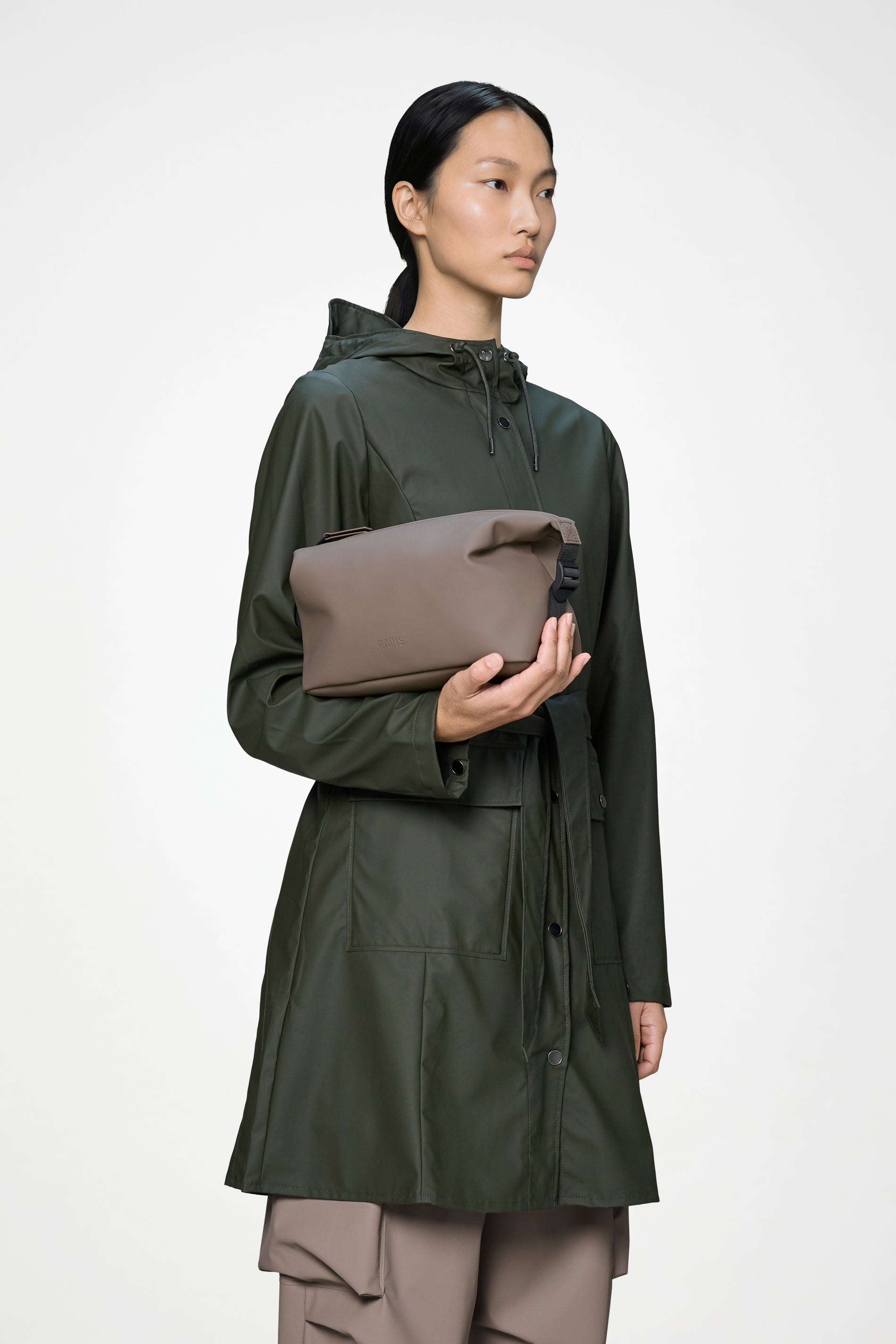 RAINS Hilo Wash Bag Cinder Wash Bag