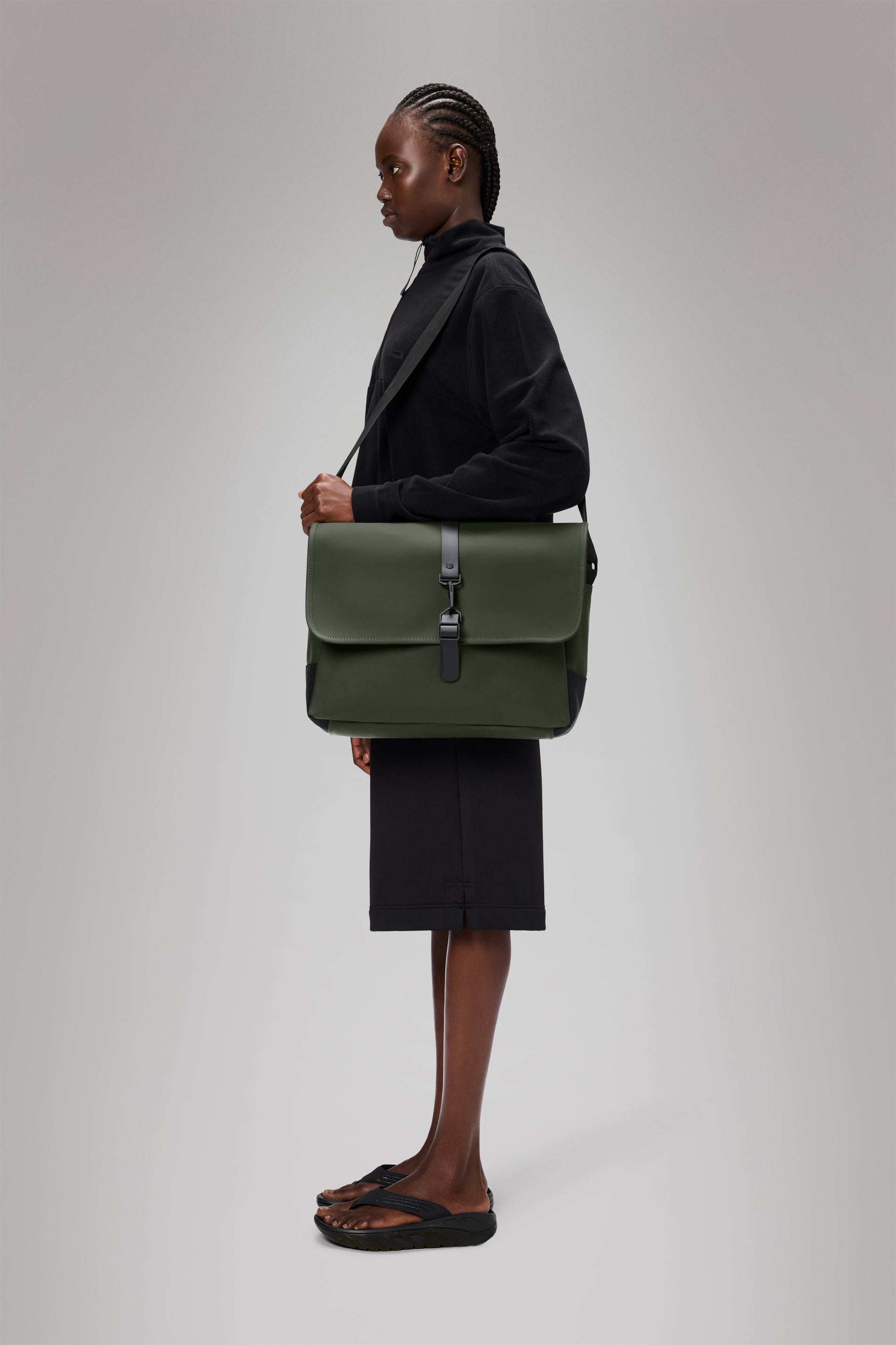 RAINS Messenger Bag Green 11L H30 x D10 x W38 cm Messenger