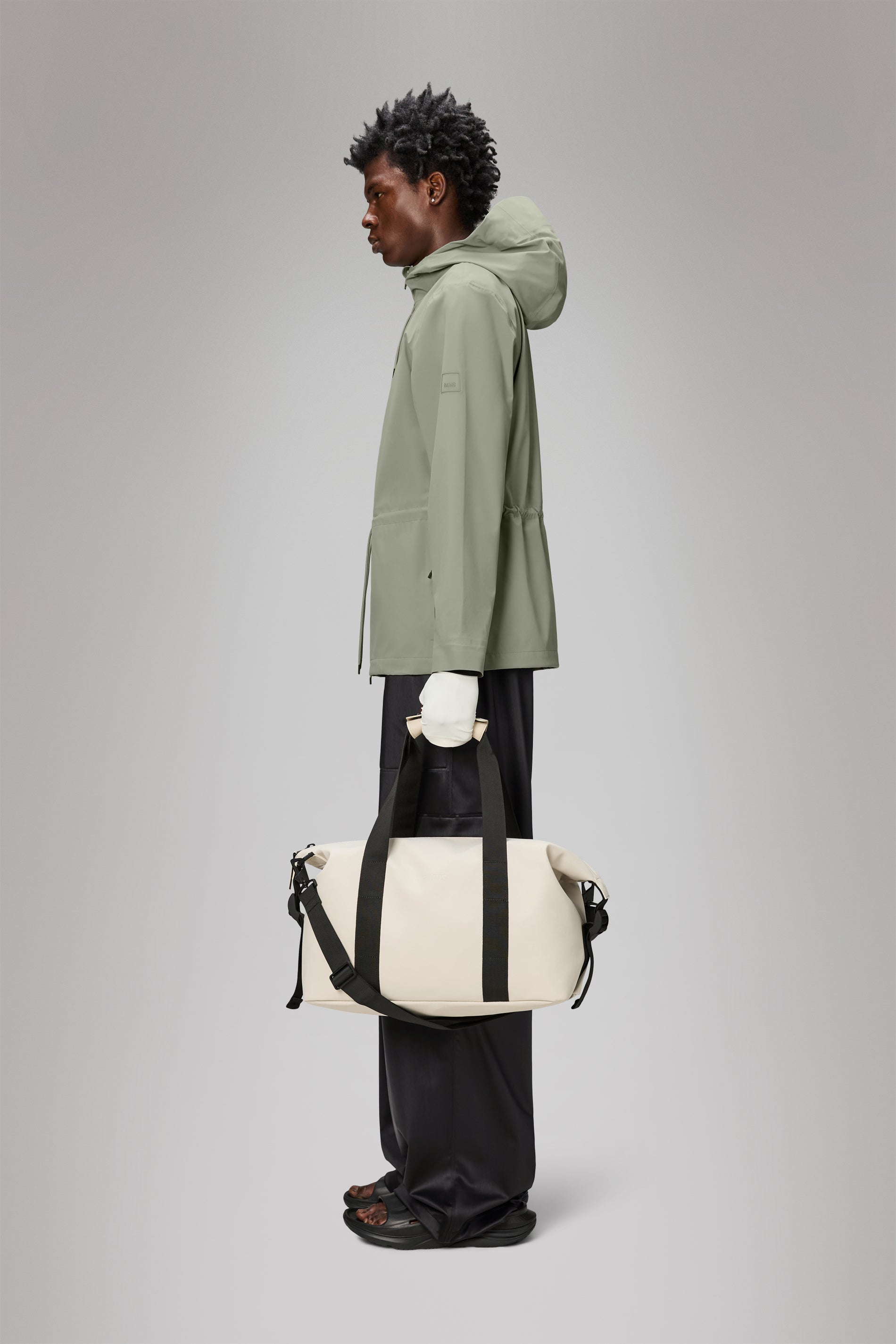 RAINS Hilo Weekend Bag Small Dune Weekender