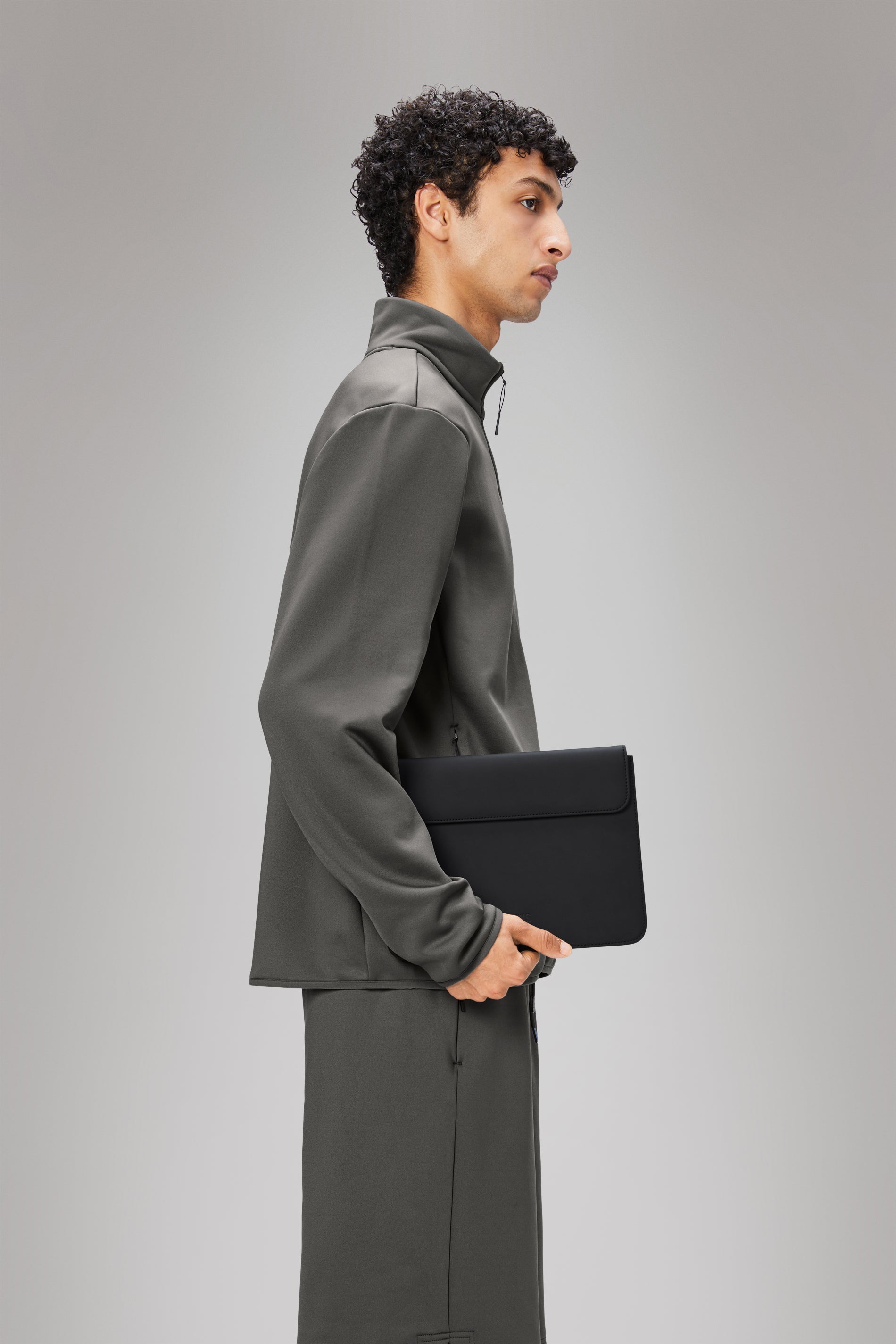 RAINS Tablet Portfolio Black 0.50L H19.50 x D1 x W27 cm Laptop Case