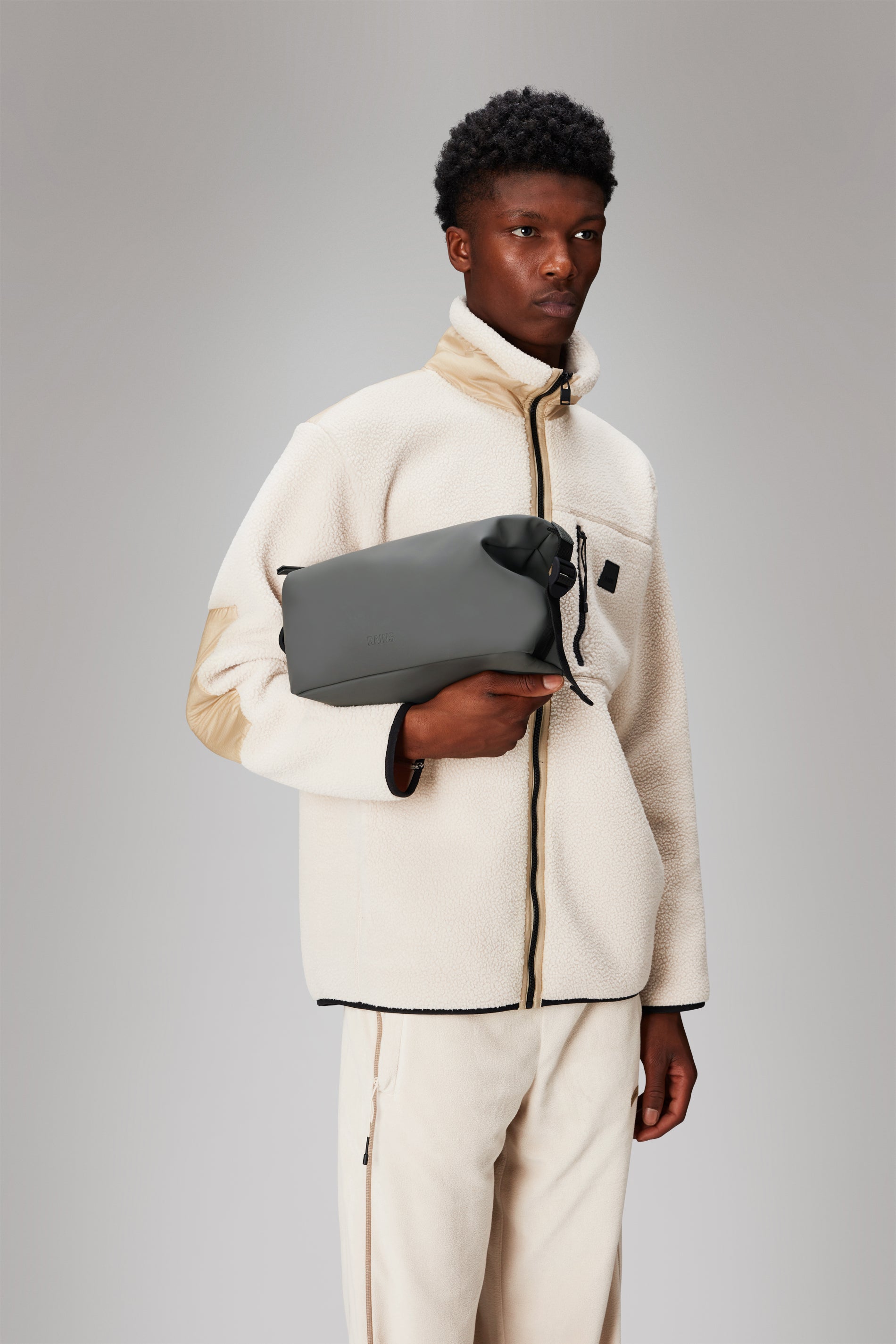 RAINS Hilo Wash Bag Grey 4.40L H14 x D12 x W26 cm Washbag