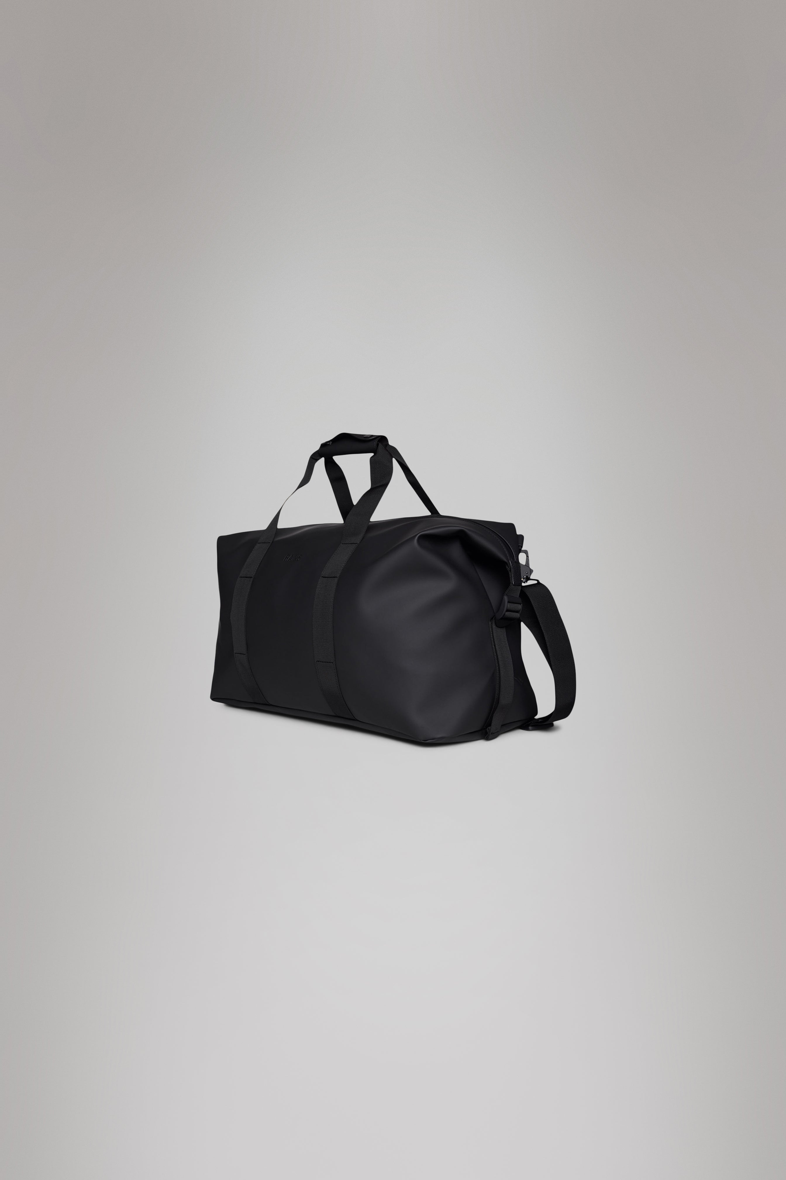 RAINS Hilo Weekend Bag Black Weekender