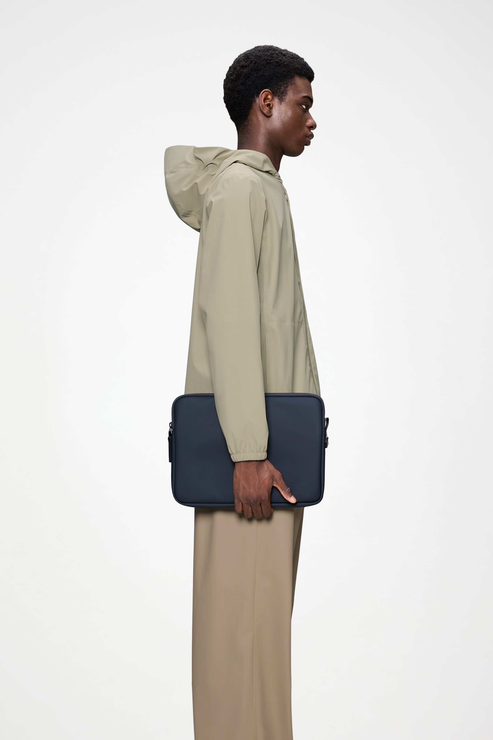 RAINS Trail Laptop Case 13‚Ä≥/14‚Ä≥ Navy 2.20L H25 x D2.50 x W35 cm Laptop Case