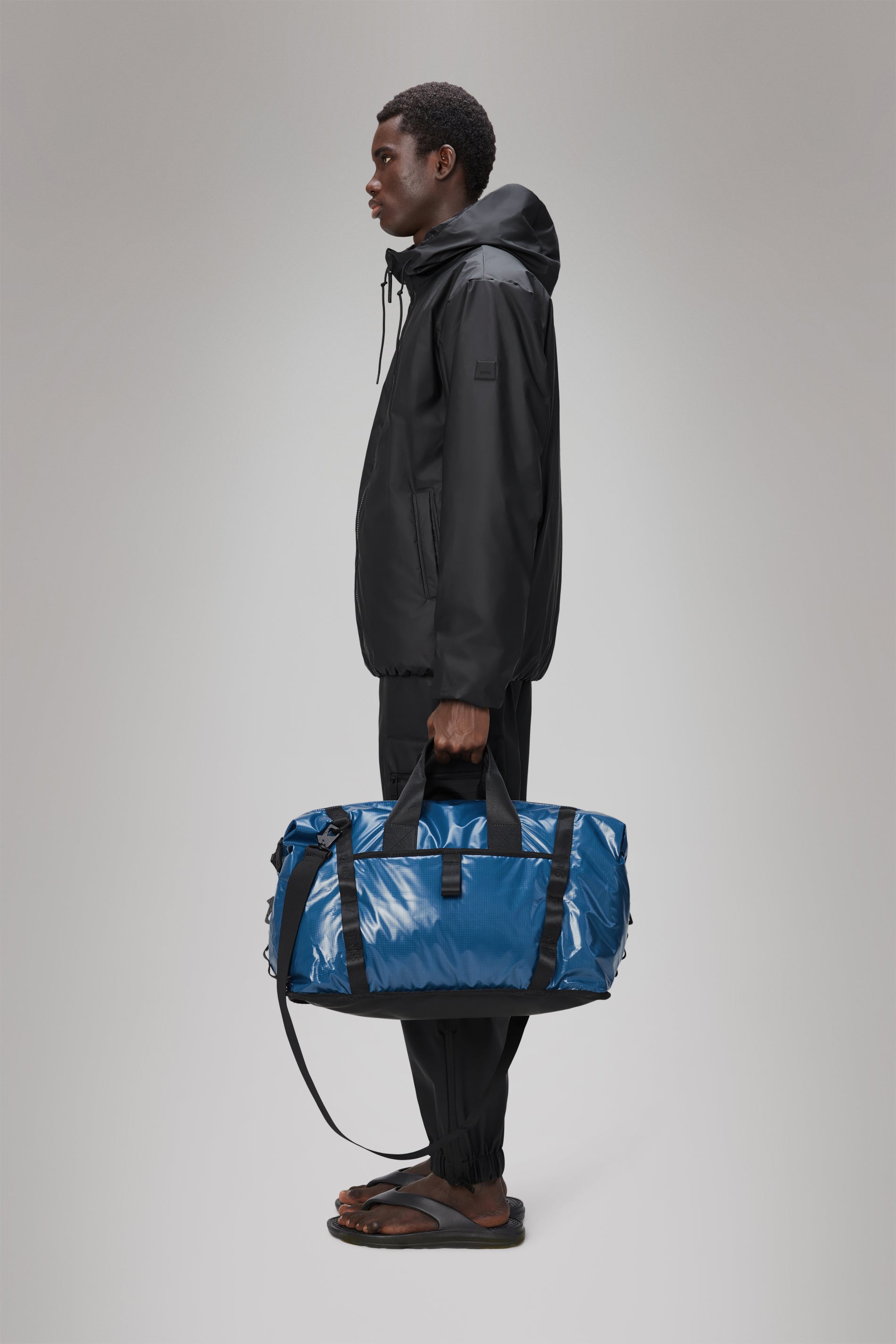 RAINS Sibu Weekend Bag Pulse 44L H29 x D26 x W58.50 cm Weekender