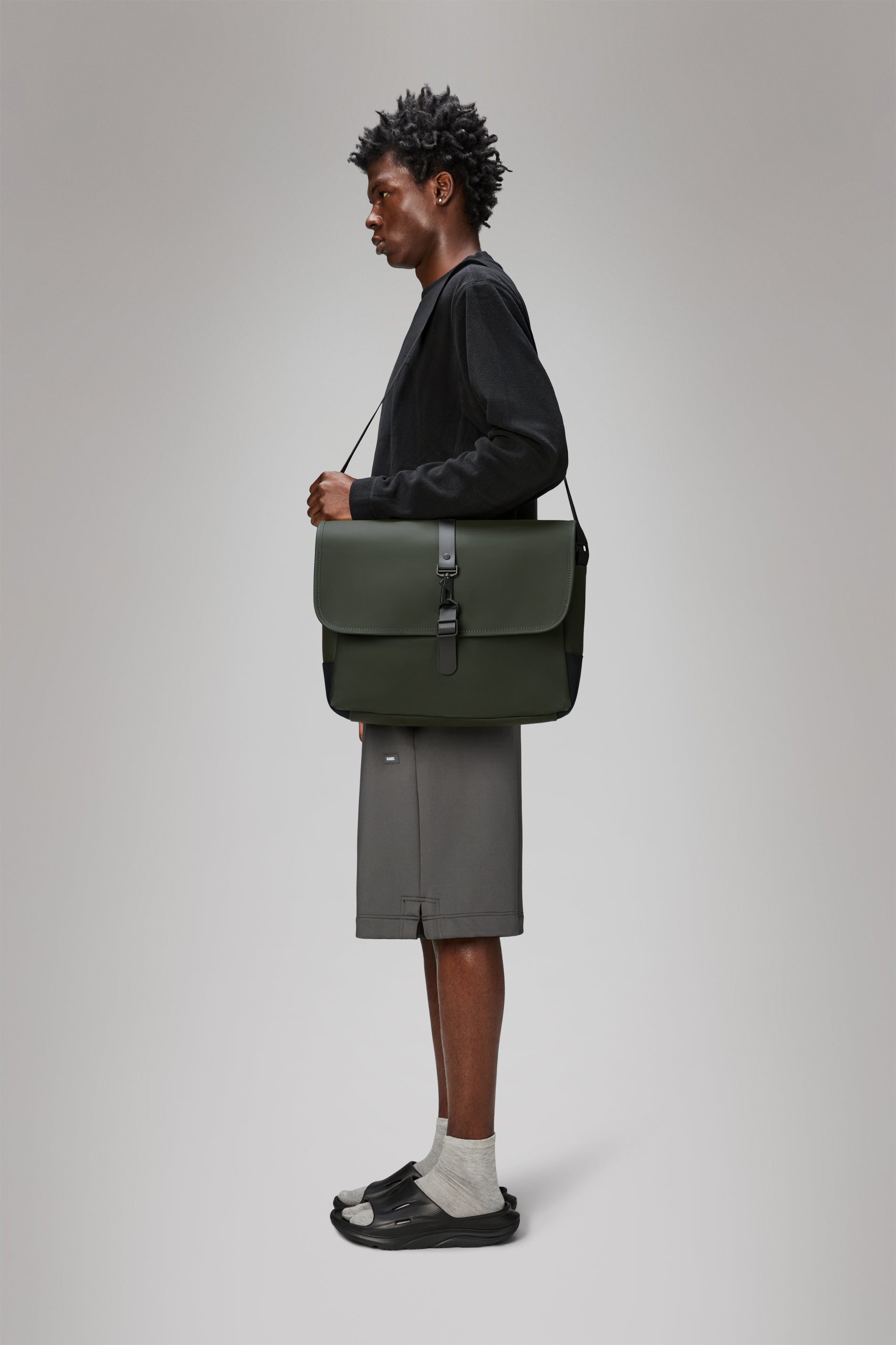 RAINS Messenger Bag Green 11L H30 x D10 x W38 cm Messenger