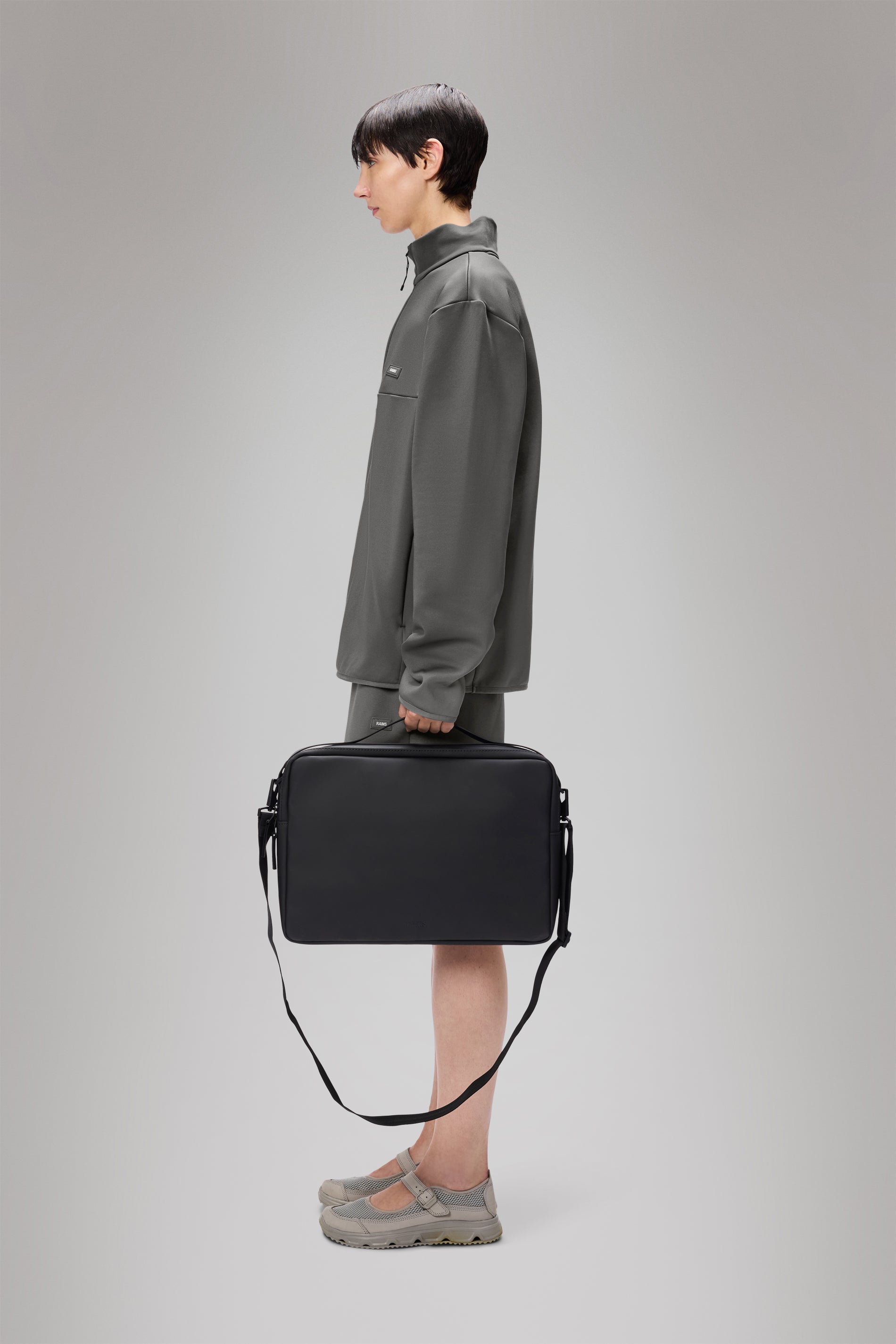 RAINS Laptop Bag 15″/16″ Black 6L H28 x D5.50 x W39 cm Laptop bag