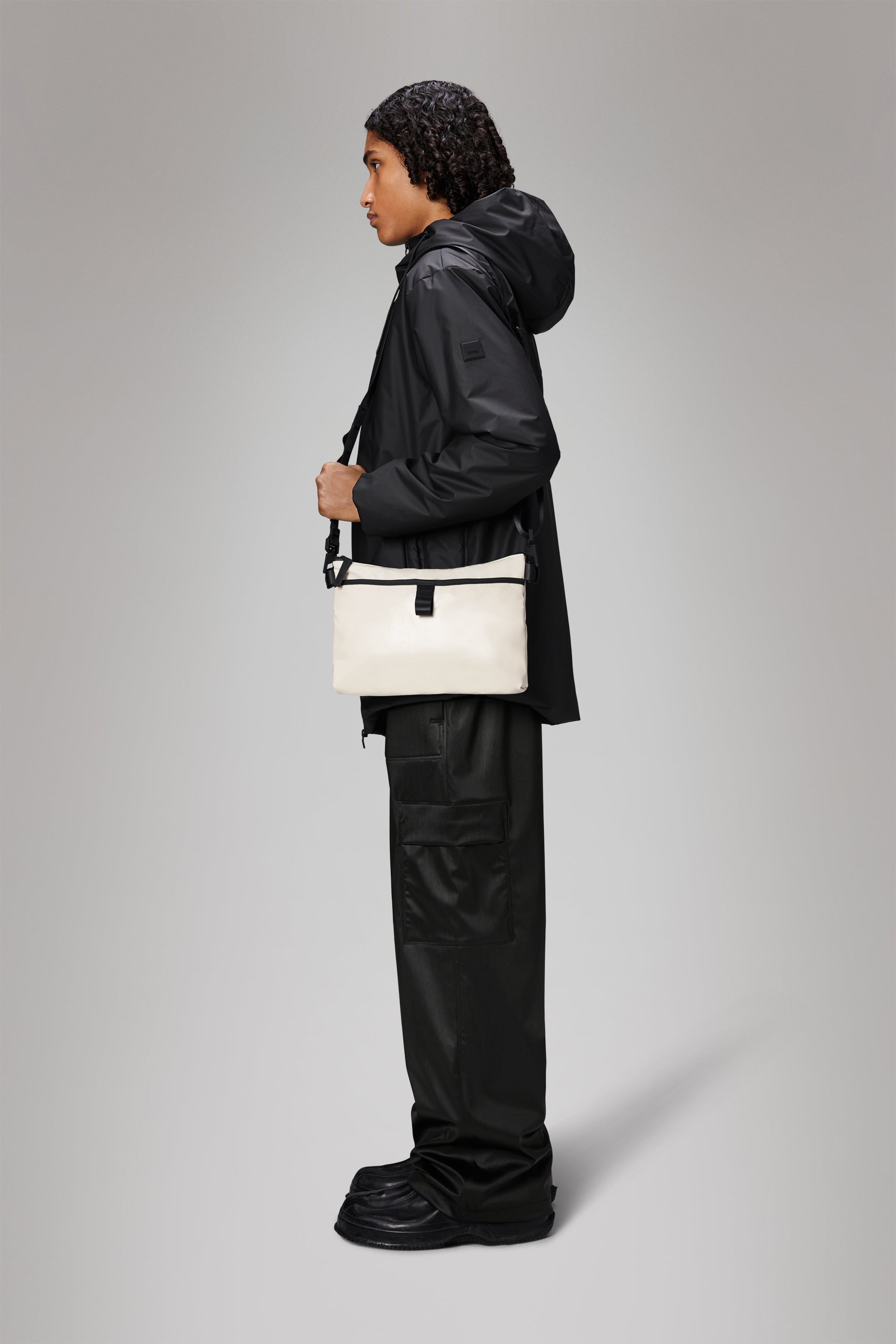 RAINS Sibu Musette Bag Dune 2.60L H21 x D4 x W30.50 cm Crossbody