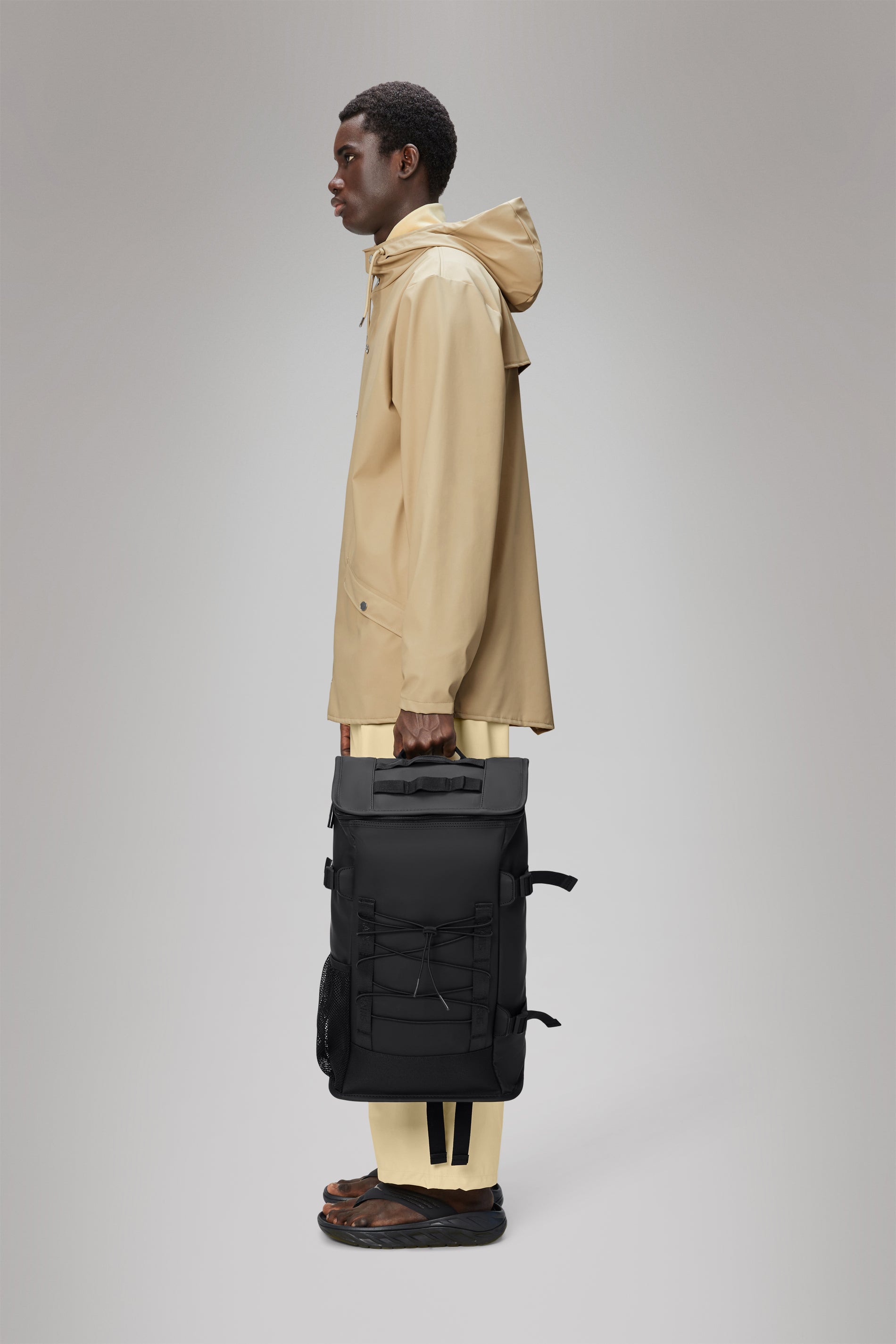 RAINS Trail Mountaineer Bag Black 26L H49 x D18 x W30 cm Backpack