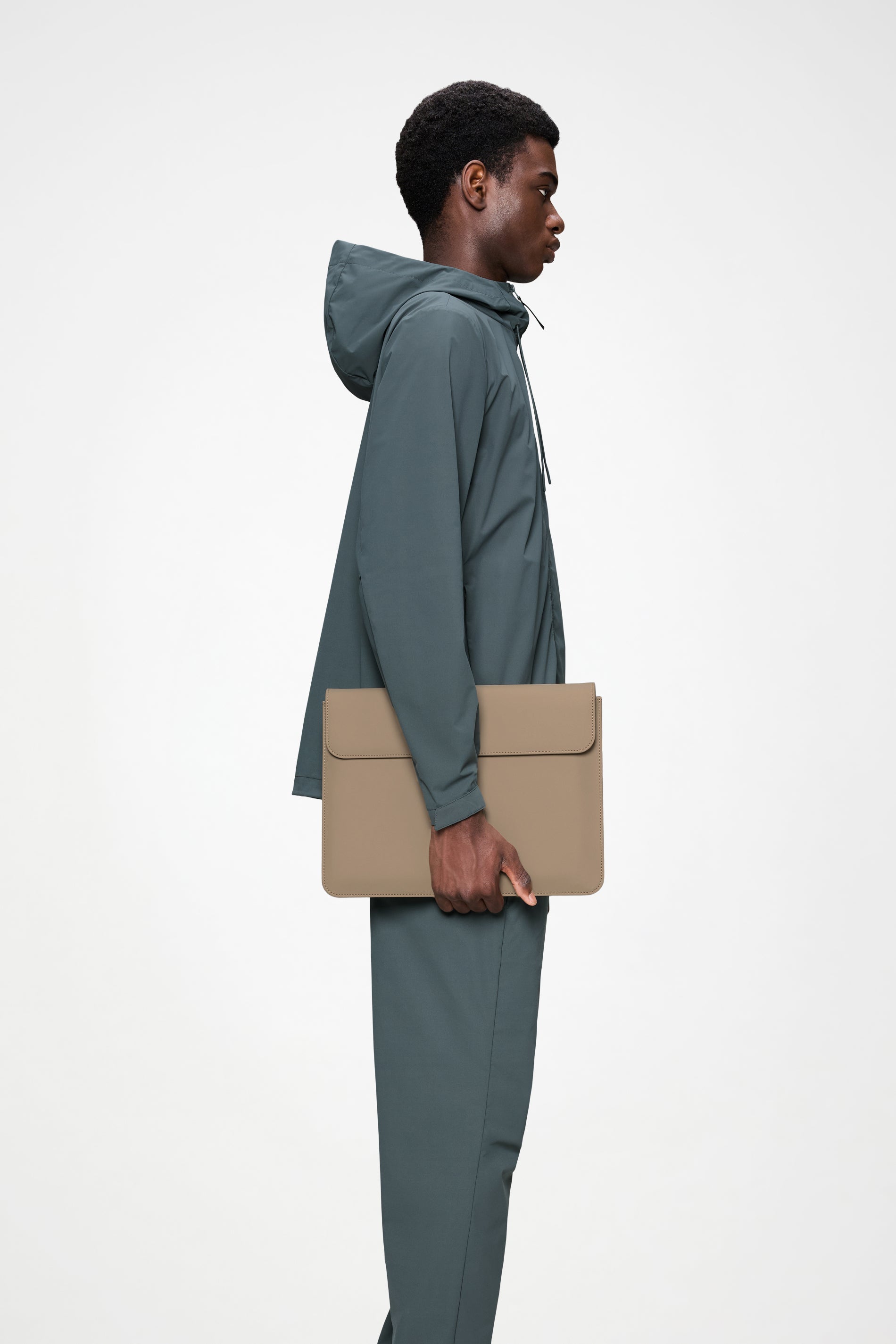 RAINS Laptop Portfolio 13‚Ä≥/14‚Ä≥ Beige 0.50L H27 x D0 x W36.50 cm Laptop Case