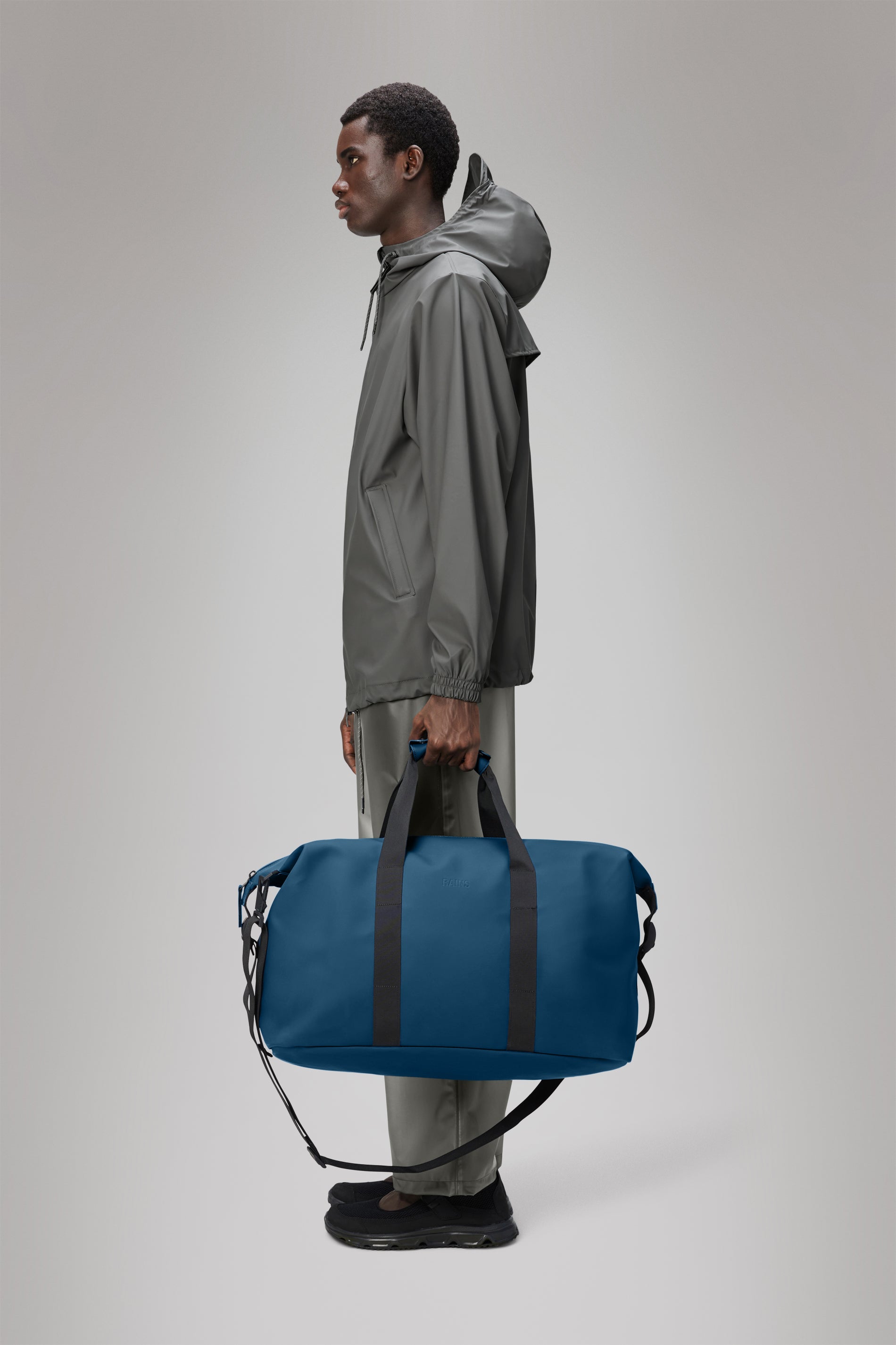 RAINS Hilo Weekend Bag Pulse Weekender