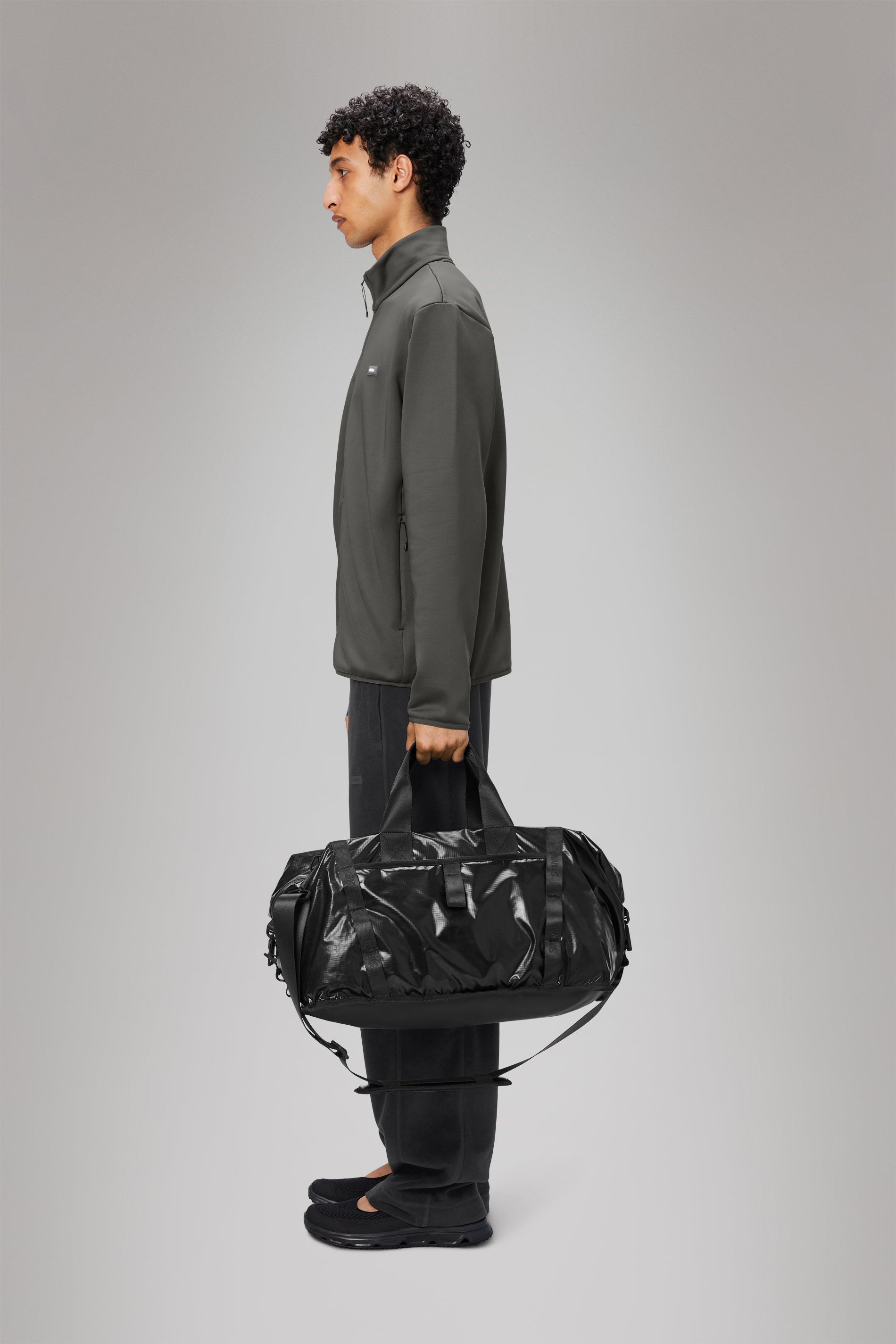 RAINS Sibu Weekend Bag Black 44L H29 x D26 x W58.50 cm Weekender